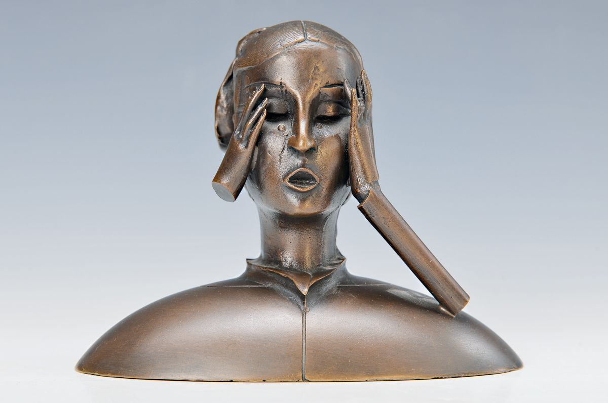 Paul Wunderlich, 1927-2010, Bronzebüste, Lauranas Echo, num. 48/1000, signiert, patiniert, ca. 13 x 17.5 x 10 cm