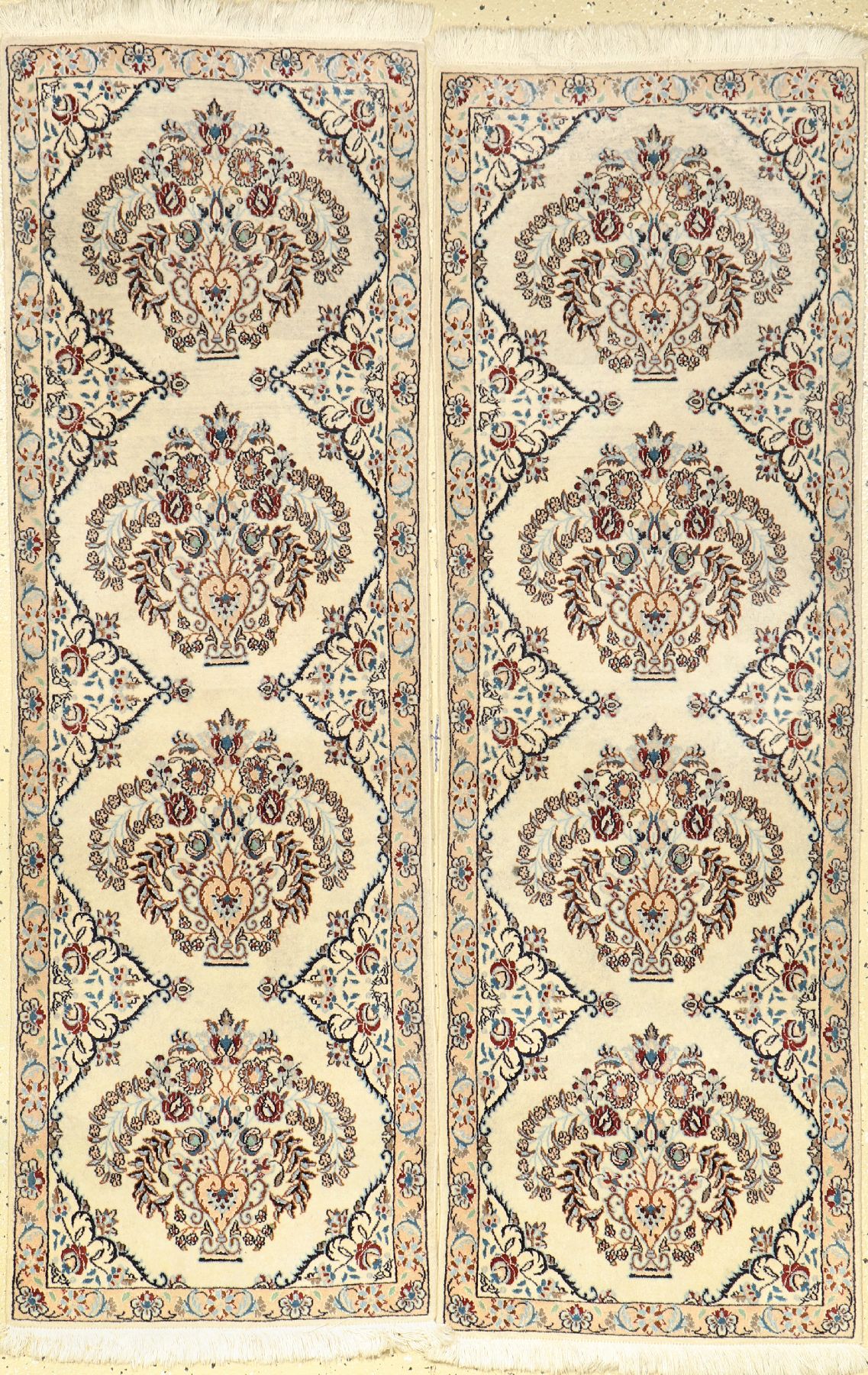 1 Par Nain fein, Persien, ca. 40 Jahre, Korkwolle mit Seide, ca. 137 x 45 cm, Reinigungsbedürftig, EHZ: 2