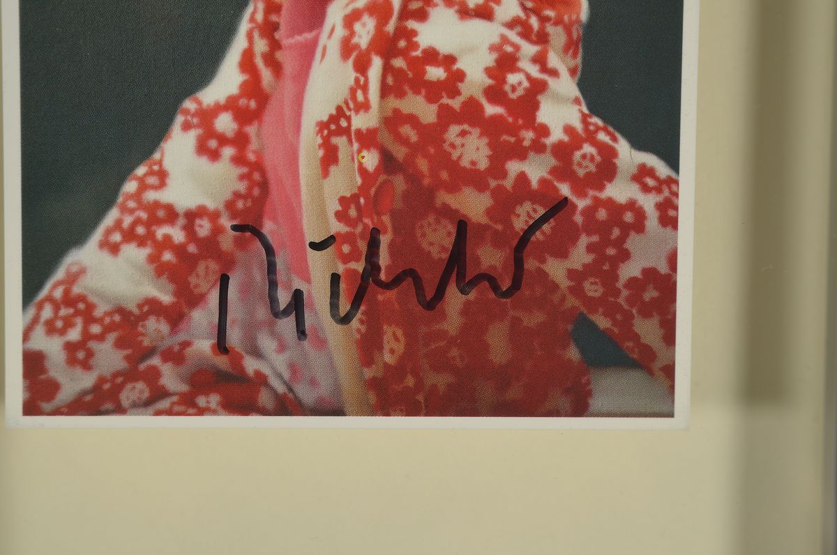 Detail a: Gerhard Richter, geb. 1932, "Betty", Kunstpostkarte, handsign., zwischen doppelt Plexiglas gerahmt, ca. 14,5x10,5 cm, gesamt ca. 23,5x19 cm