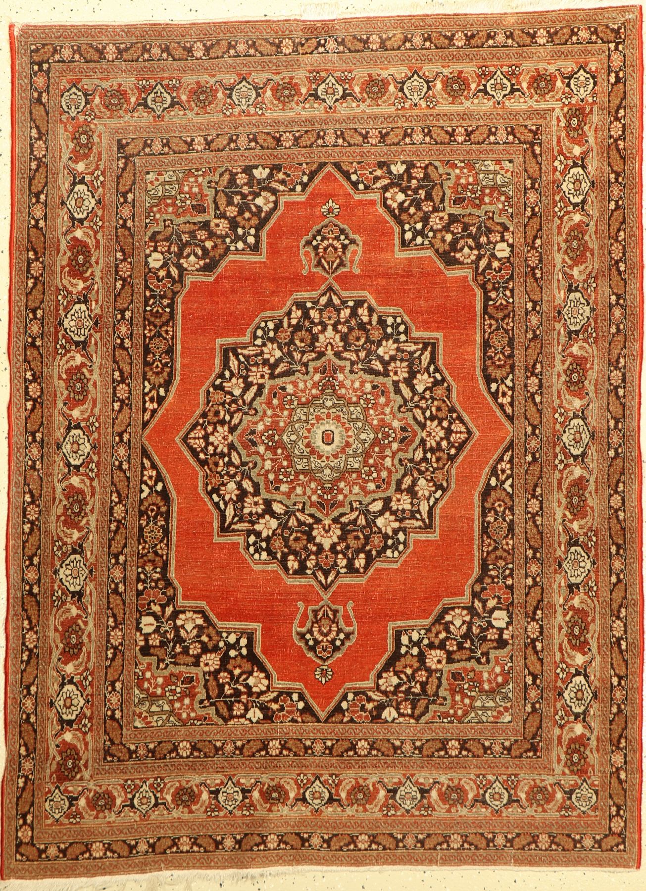 Täbriz antik (Hadji Jalili Stil), Persien, um 1900, Wolle auf Baumwolle, ca. 168 x 125 cm, EHZ: 4.