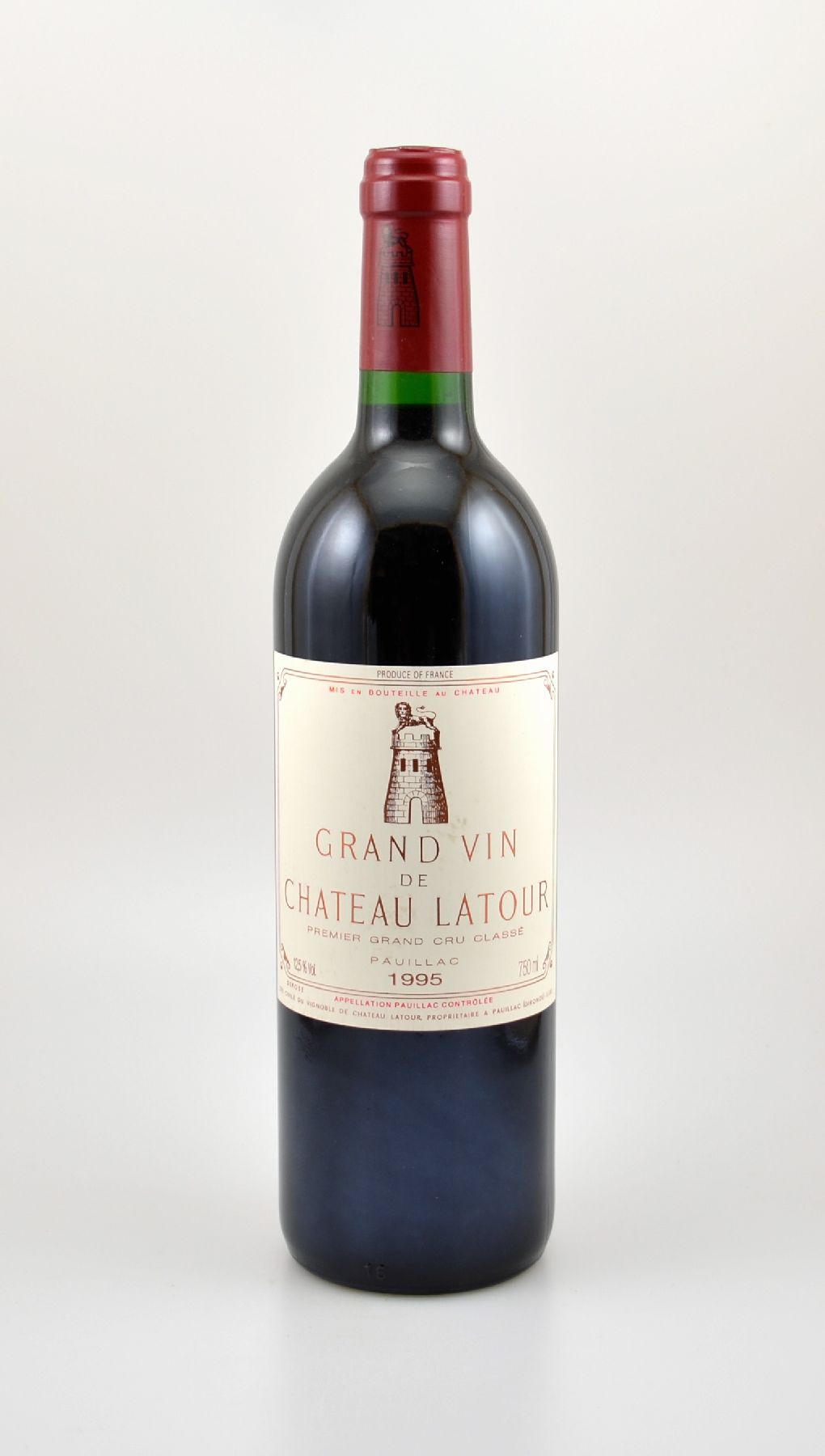 1 Flasche 1995 Chateau Latour, Pauillac, Premier Grand Cru Classe, ca. 75 cl, 12,5 % Vol., Füllstand: ca. into neck, hervorragender ...