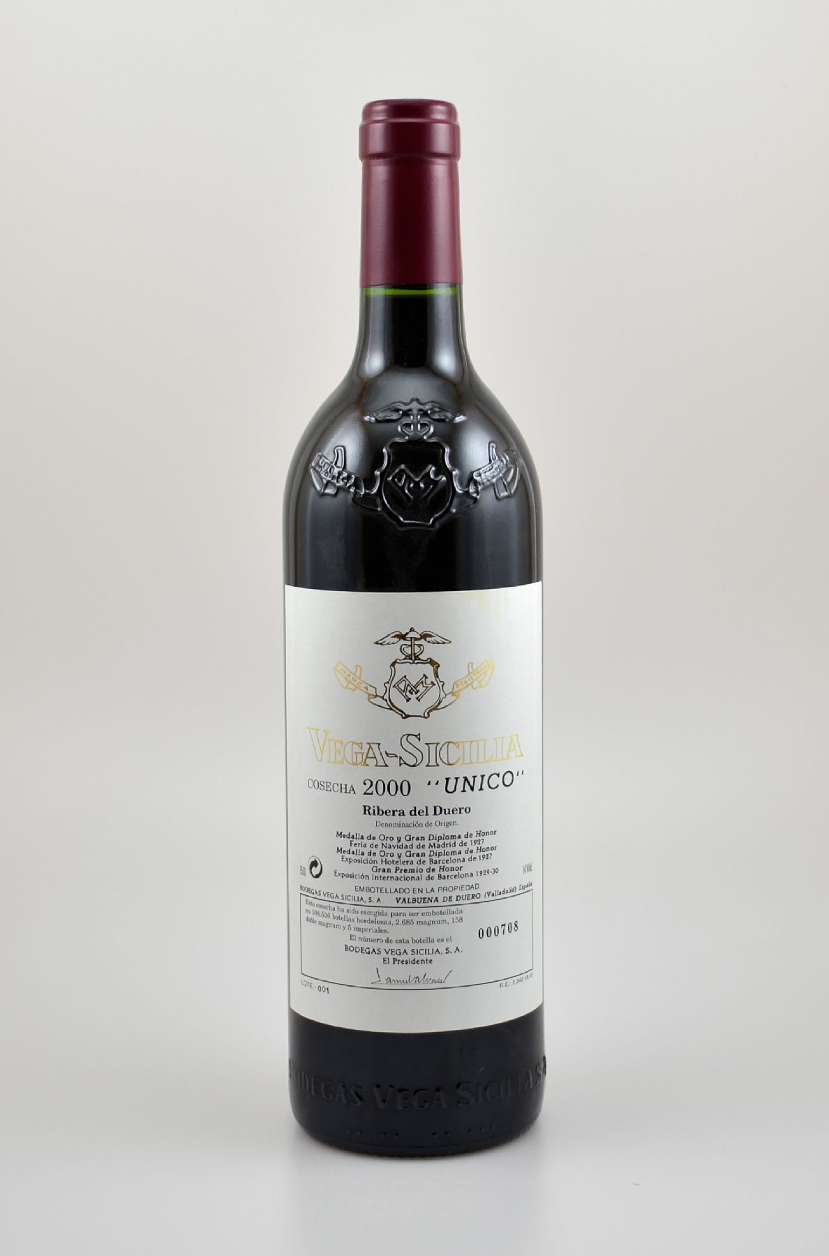 1 Flasche 2000er Vega Sicilia Unico, Ribera del Duero, 75 cl, 14 % Vol., Füllstand: into neck, hervorragender Erhaltungszustand, unverkostet, 98 ...