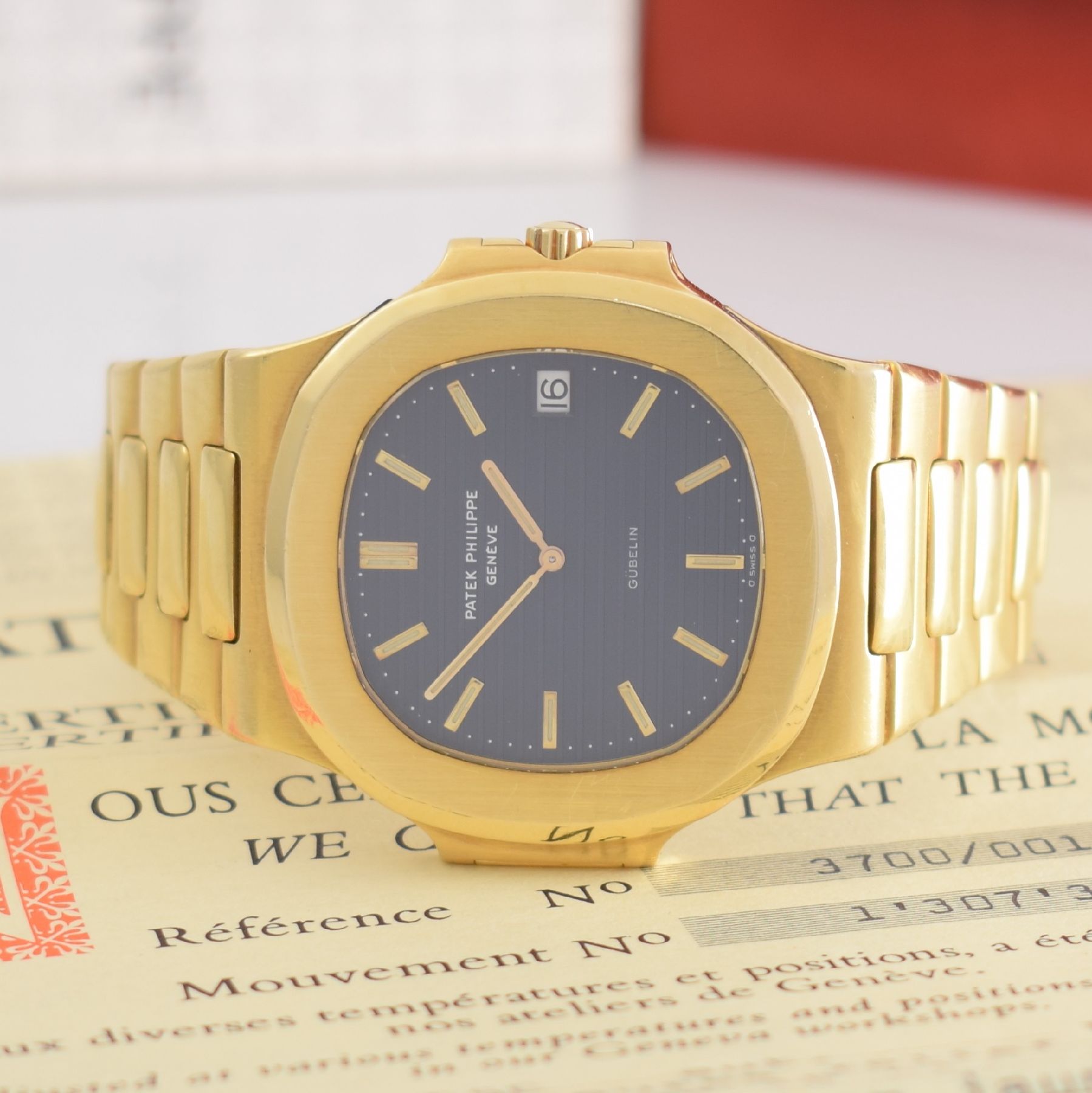 Detail a: PATEK PHILIPPE / GÜBELIN hochfeine & seltene Herrenarmbanduhr "Jumbo" Nautilus Ref. 3700/1 Design von Gerald Genta in GG 750/000 mit ...