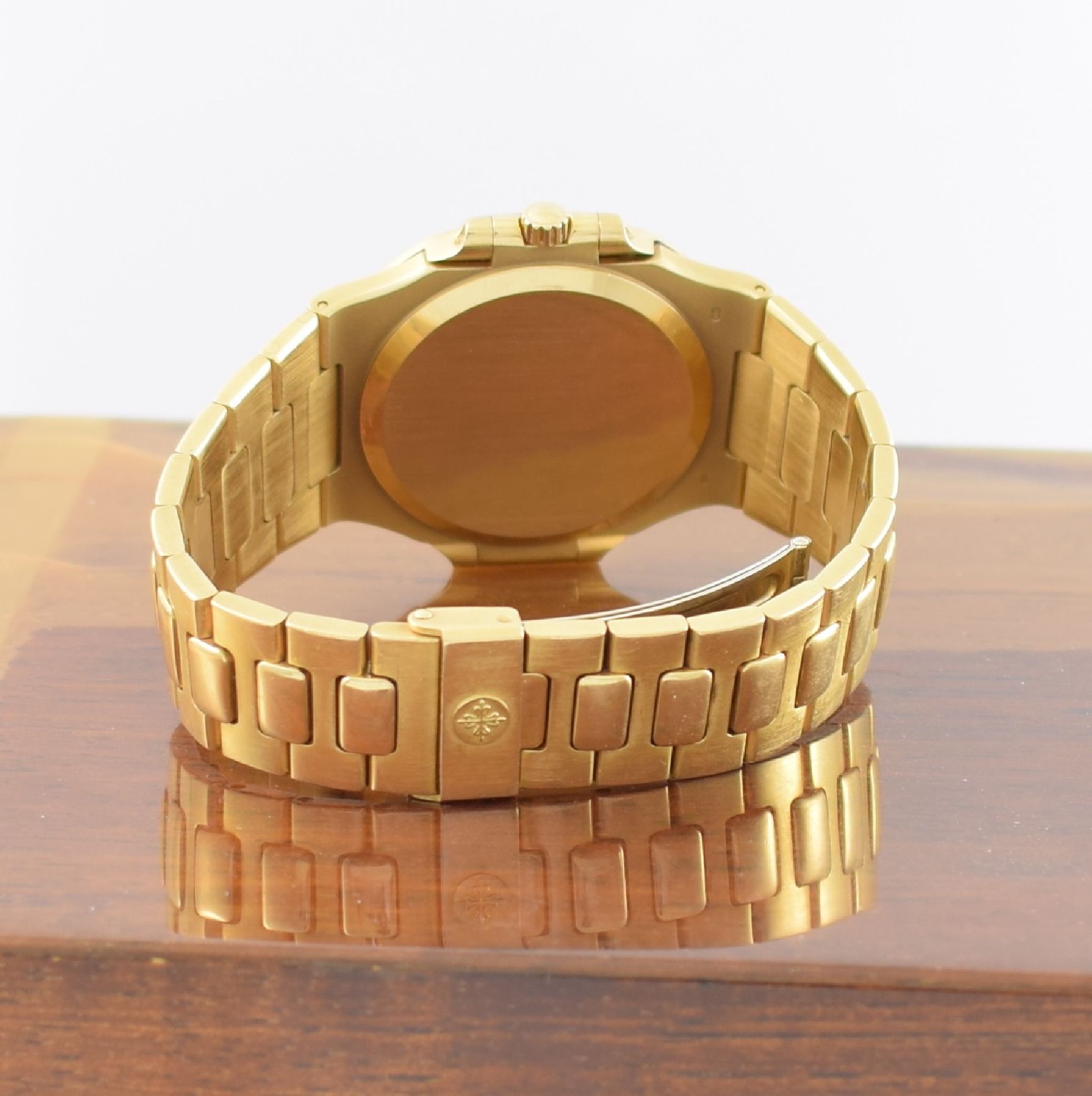 Detail n: PATEK PHILIPPE / GÜBELIN hochfeine & seltene Herrenarmbanduhr "Jumbo" Nautilus Ref. 3700/1 Design von Gerald Genta in GG 750/000 mit ...
