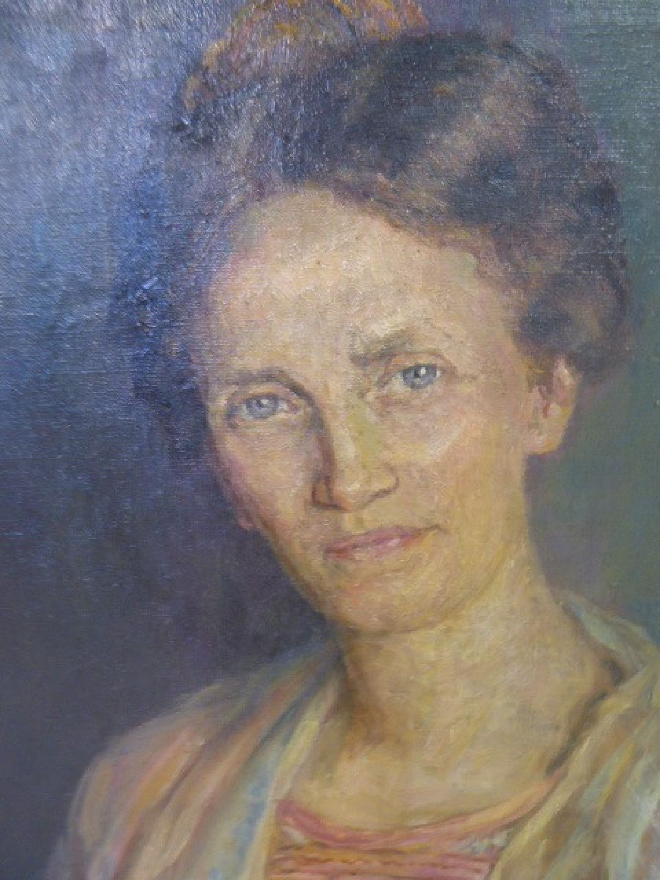 Detail e: Münchener Porträtmaler, 1920/30er Jahre, Dame mit Armbanduhr, hohe Stofflichkeit, transparente Hautdarstellung, Öl/Lwd, 80 x 60 cm, Rahmen: 73 x ...