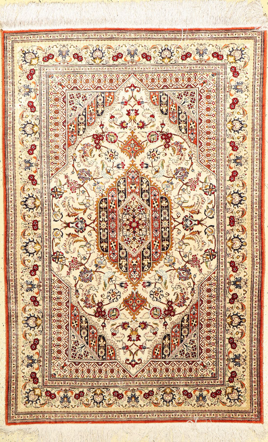 Ghom Seide, Persien, ca. 50 Jahre, Naturseide, ca. 150 x 99 cm, EHZ: 2-3