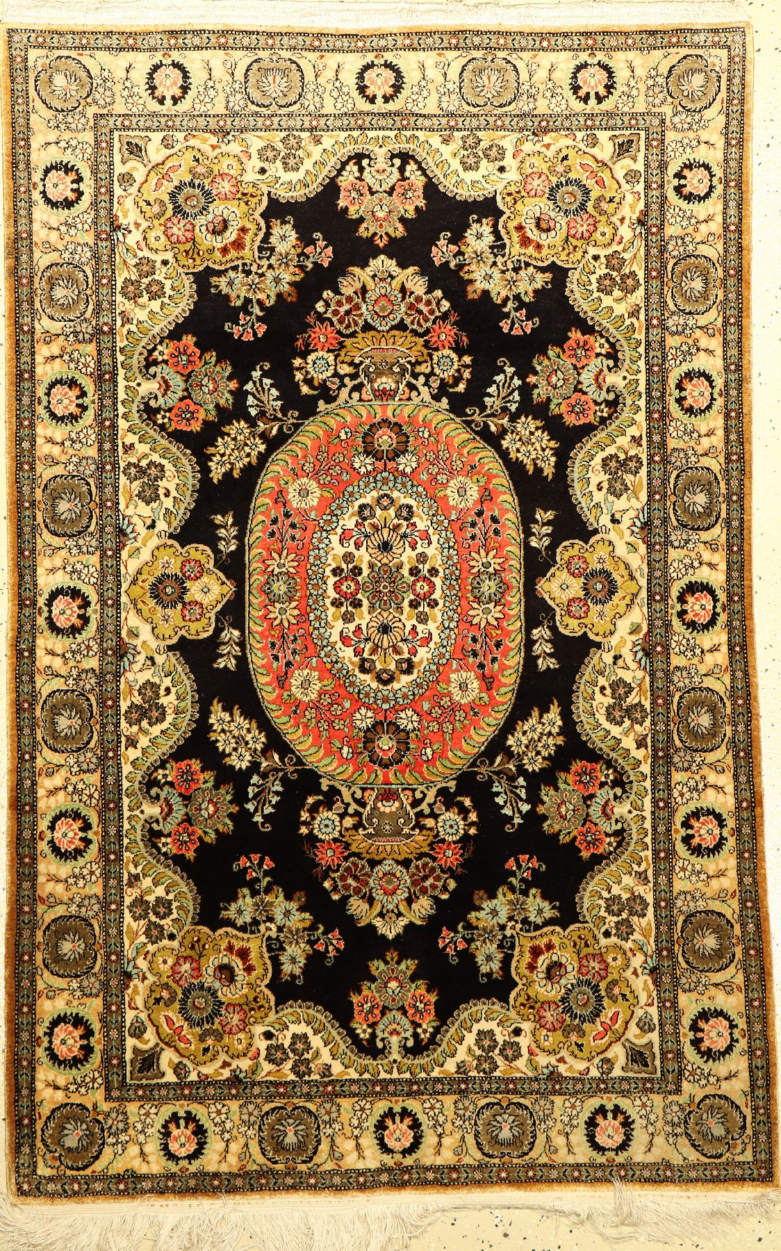 Ghom Seide, Persien, ca. 50 Jahre, Naturseide, ca. 167 x 109 cm, EHZ: 2