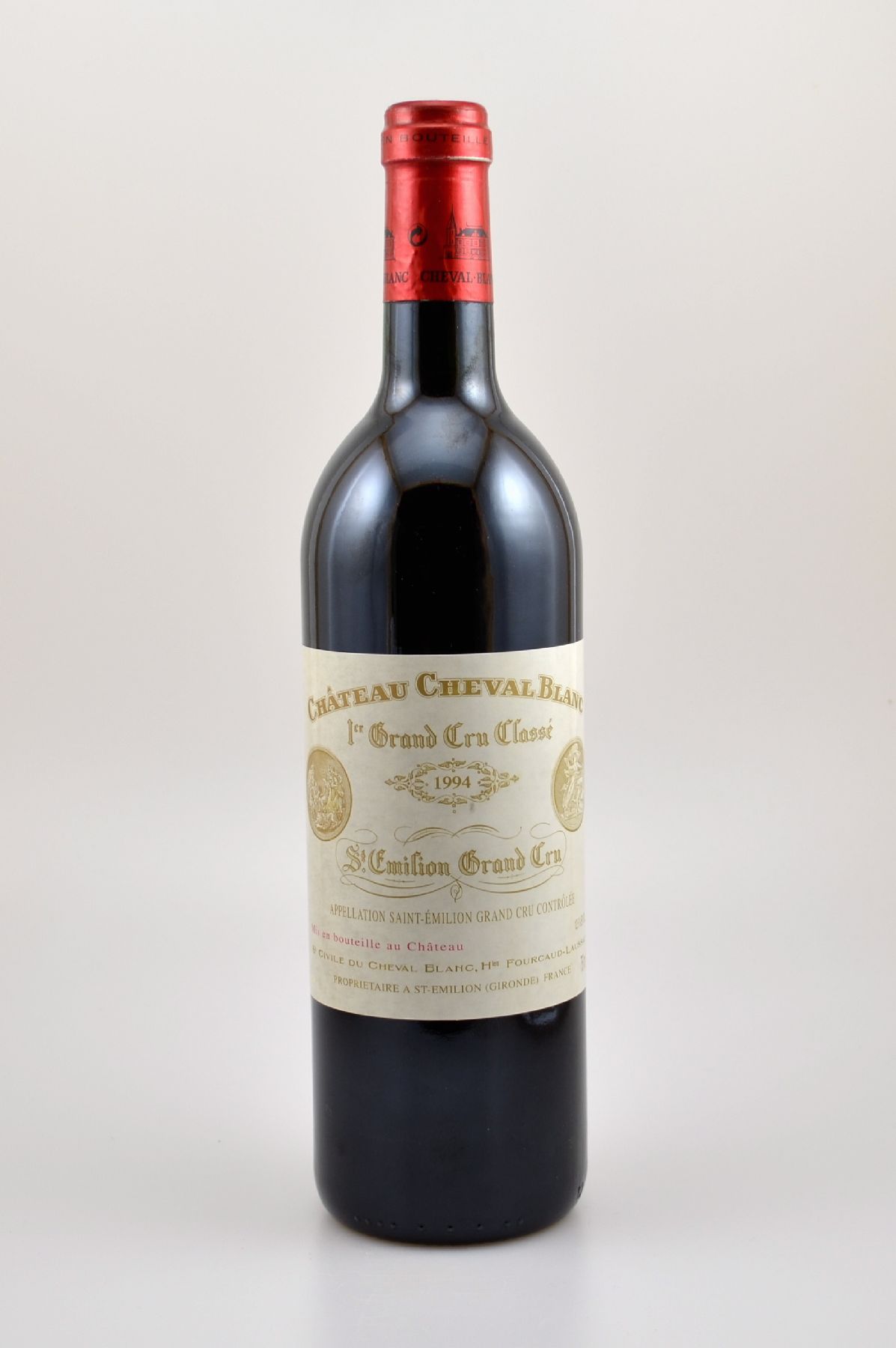 1 Flasche 1994 Chateau Cheval Blanc, Saint-Emilion Grand Cru, 1er Grand Cru Classe, ca. 75 cl, 12,5 % Vol., Korken l. undicht, Kapsel besch., ...