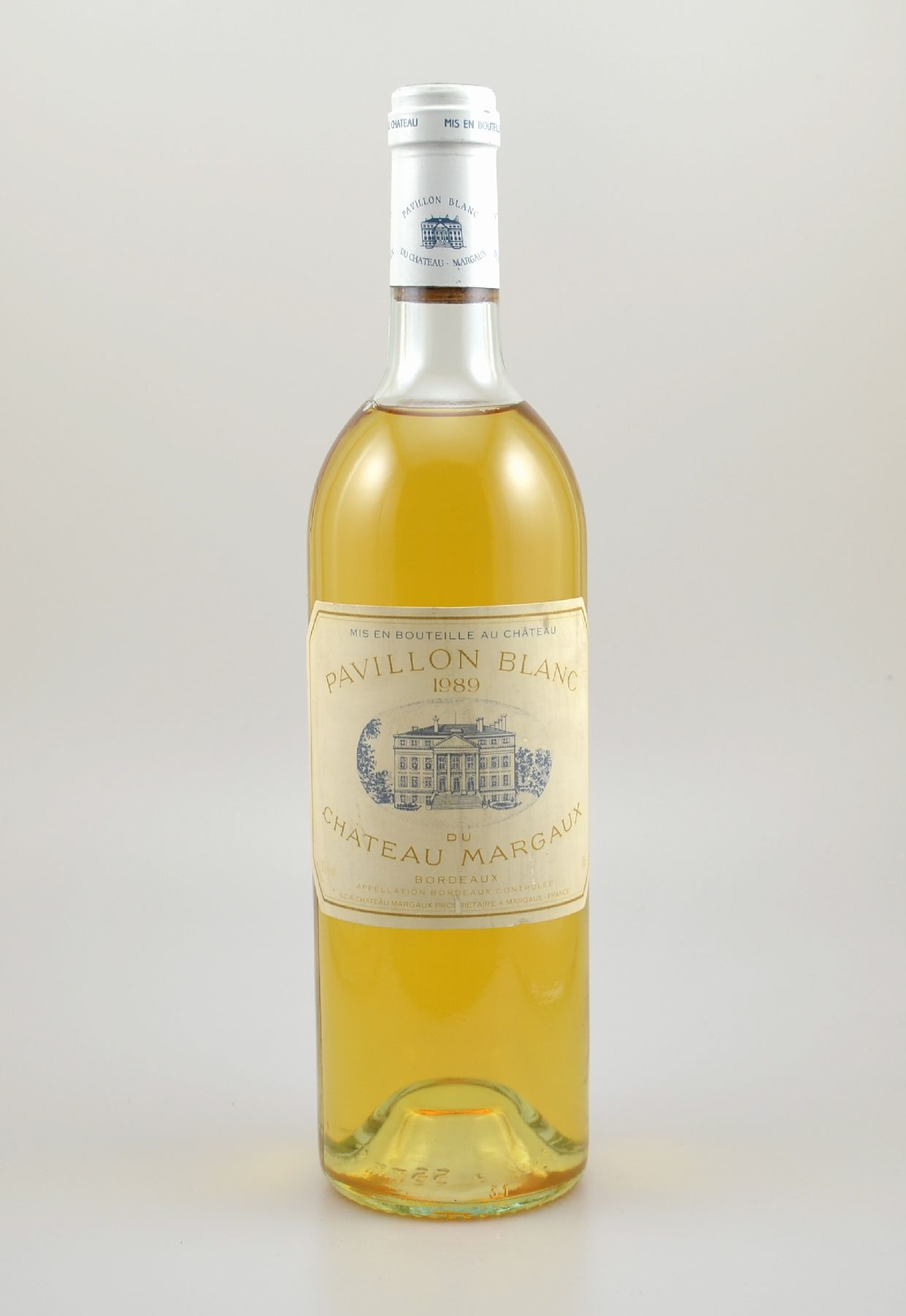 1 Flasche 1989 Pavillon Blanc du Chateau Margaux, Margaux, ca. 75 cl, 12,5 % Vol., Füllstand: ca. upper mid shoulder, Etikett min. beschmutzt, ...