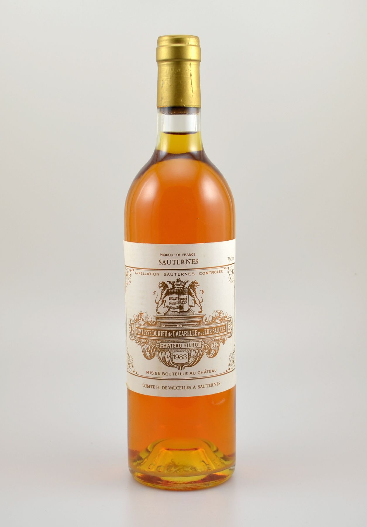 4 Flaschen 1983 Chateau Filhot Comtesse Durieu de Lacarelle nee Lur-Saluces, Sauternes, jeca. 75 cl, Füllstände: je ca. into neck, gute ...