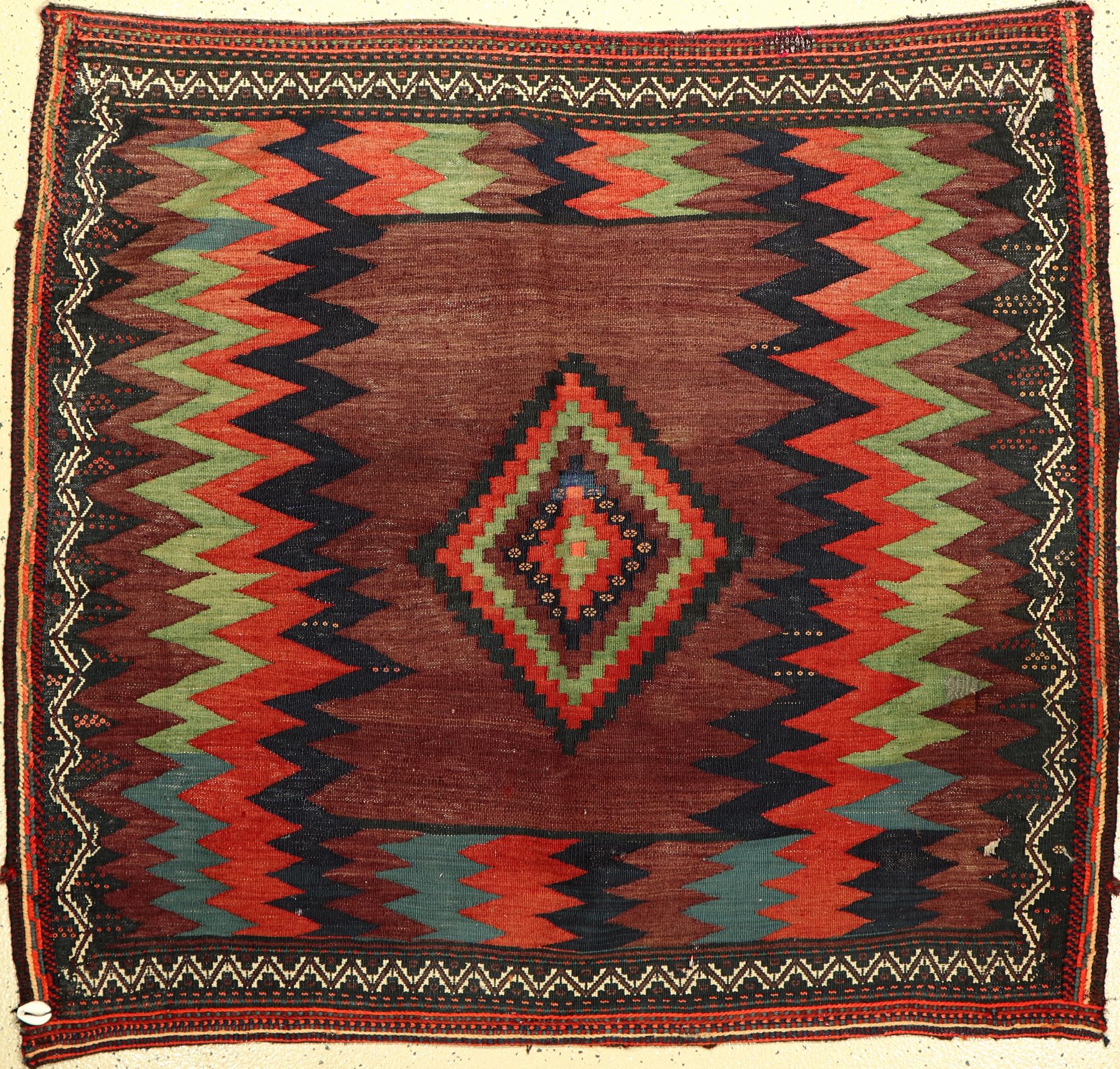 Ru-Korsi alt, Südpersien, um 1940/1950, Wolle auf Wolle, ca. 132 x 121 cm, EHZ: 2-3