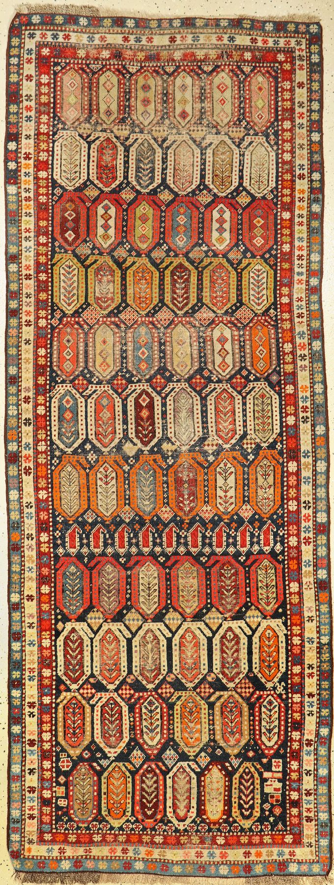 Karabagh alt, Kaukasus, um 1890, Wolle auf Wolle, ca. 262 x 100 cm, EHZ: 4-5