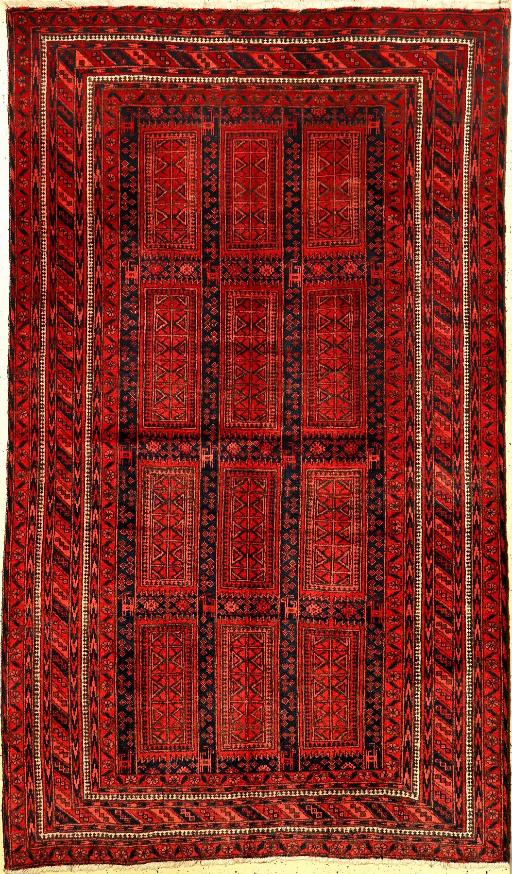 Belutsch alt, Persien, ca. 60 Jahre, Wolle auf Wolle, ca. 240 x 140 cm, Mit Tiermotiven, EHZ: 2-3