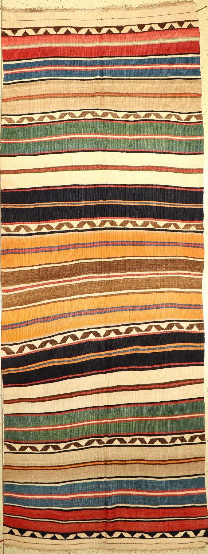 Nordwest Kelim alt, Persien, ca. 60 Jahre, Wolle auf Wolle, ca. 375 x 141 cm, EHZ: 2-3