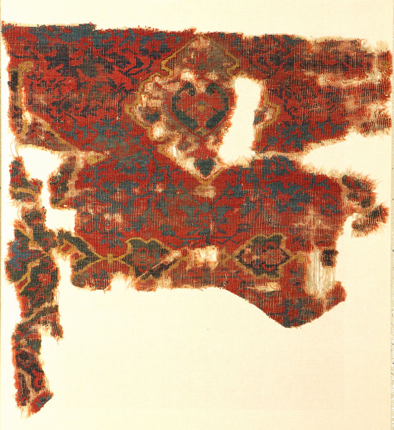 Medaillon Uschak antik, Anatolien, (Fragment), 17.Jhd., Wolle auf Wolle, ca. 66 x69 cm, (Fragment)