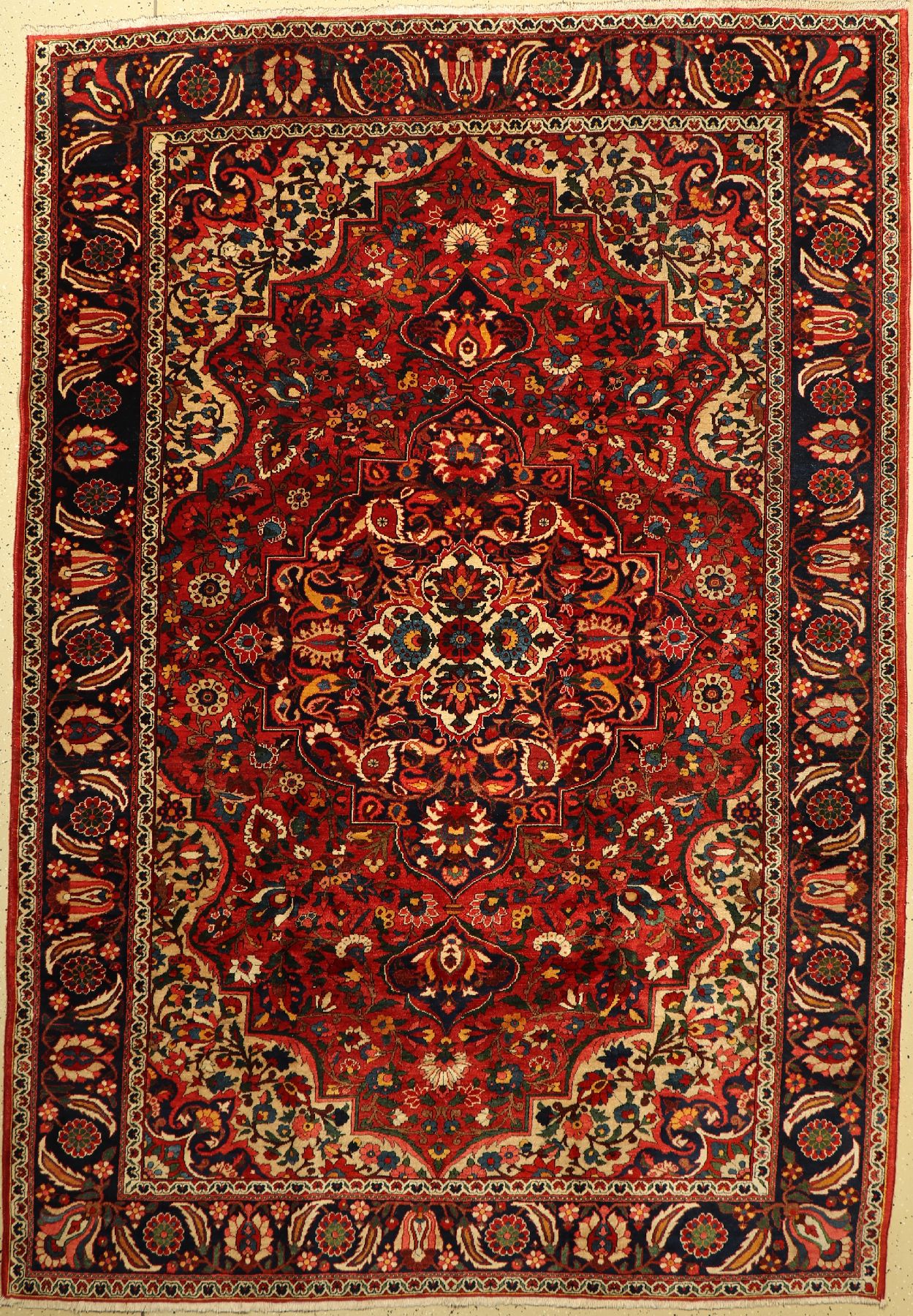 Bachtiar alt, Persien, ca. 60 Jahre, Wolle auf Baumwolle, ca. 308 x 214 cm, EHZ: 3, (gereinigt)