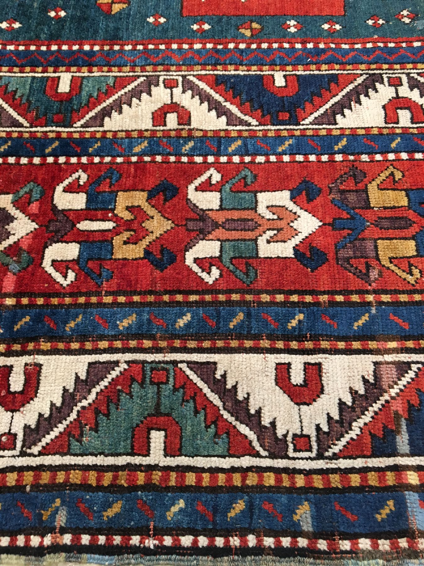Detail g: Seltener großer grüner Fachralo Kasak "Kelley" antik, Südwestkaukasus, 19.Jhd., Wolle geknüpft auf Wolle. Sehr seltener Fachralo Kasak ...