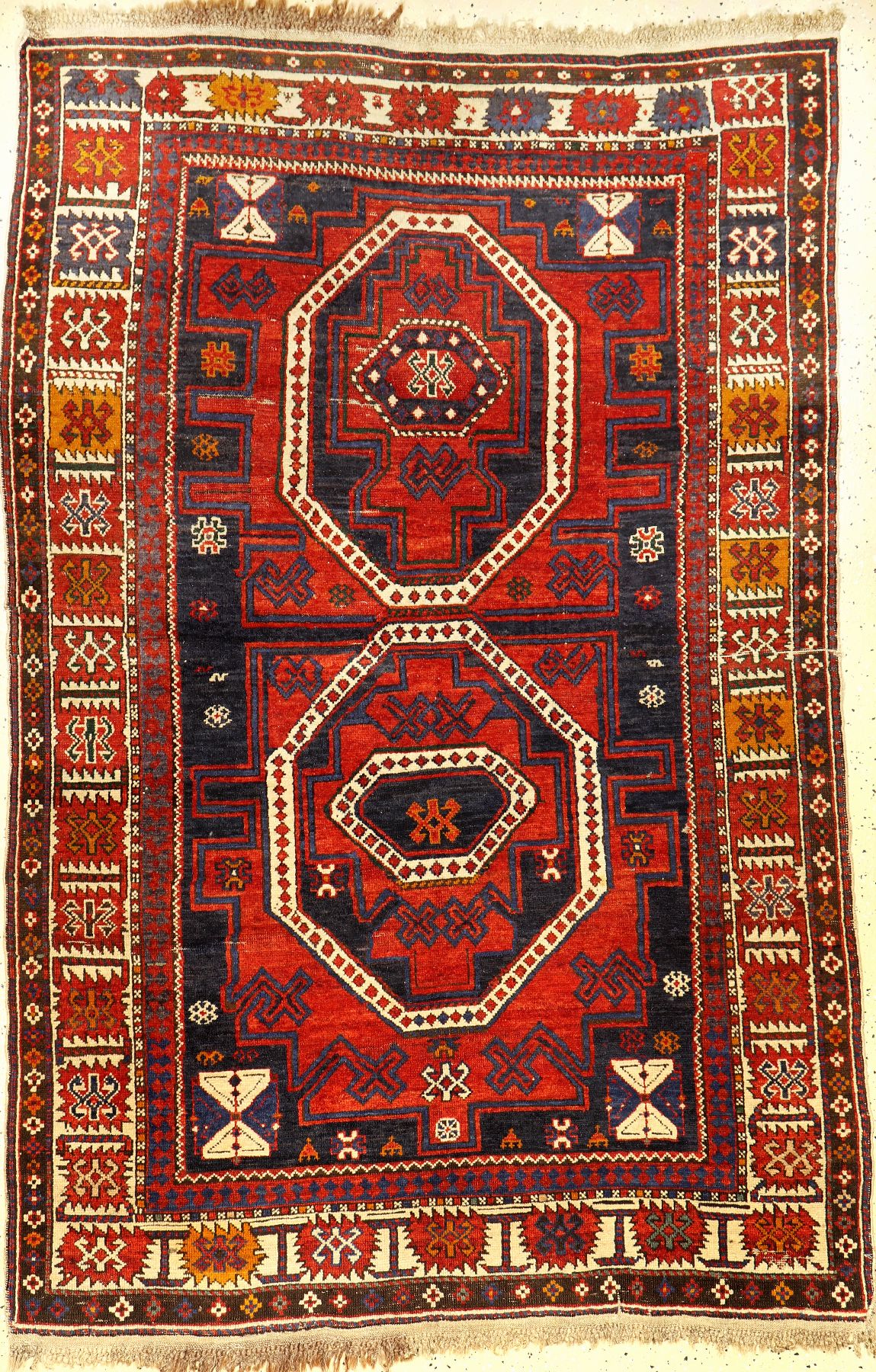 Kuba antik, Kaukasus, Ende 19.Jhd., Wolle auf Wolle, ca. 186 x 124 cm, EHZ: 3, (Altersspuren)