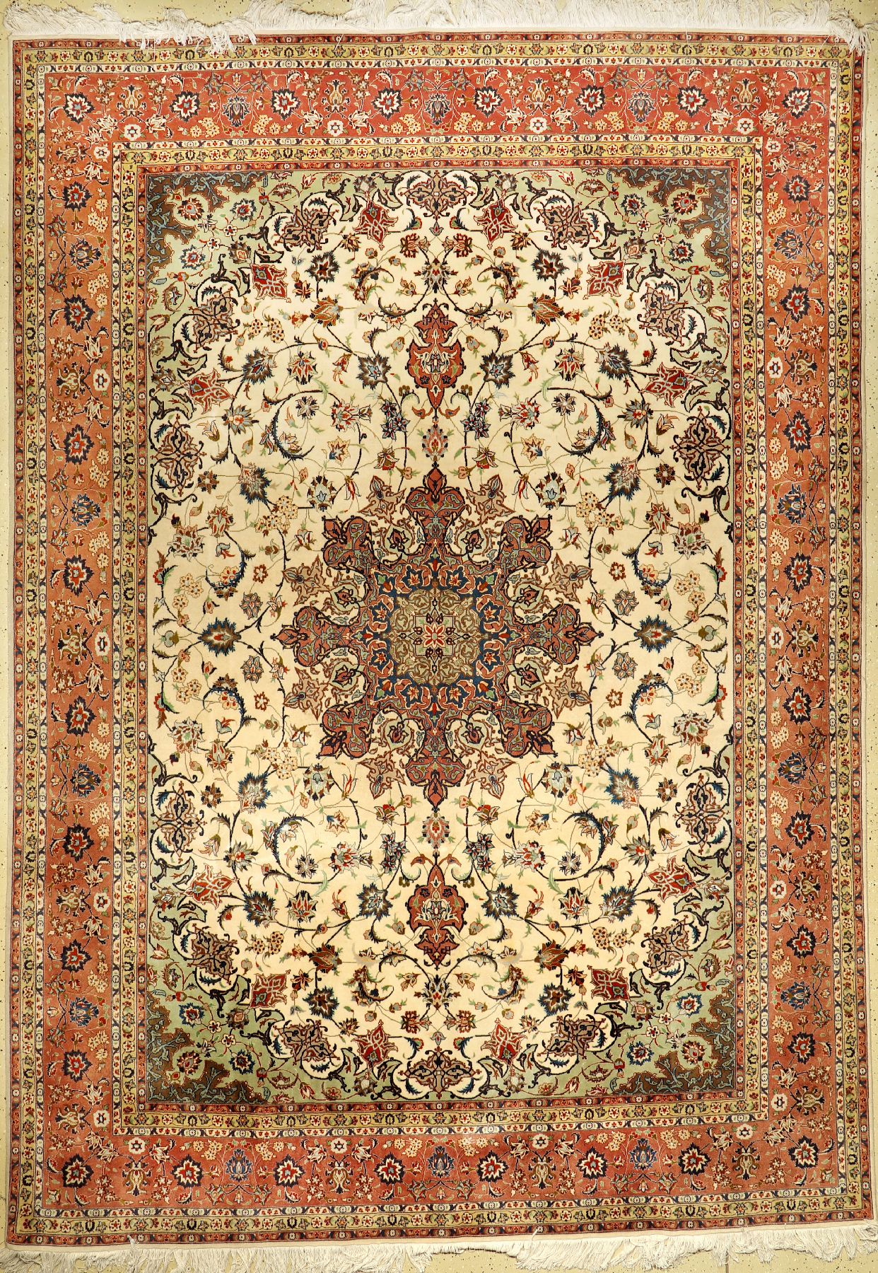 Täbriz "Part-Silk" alt (50 RAJ), Persien, ca. 40 Jahre alt, Korkwolle mit Seide, ca. 360 x 250 cm, EHZ: 2-3.
