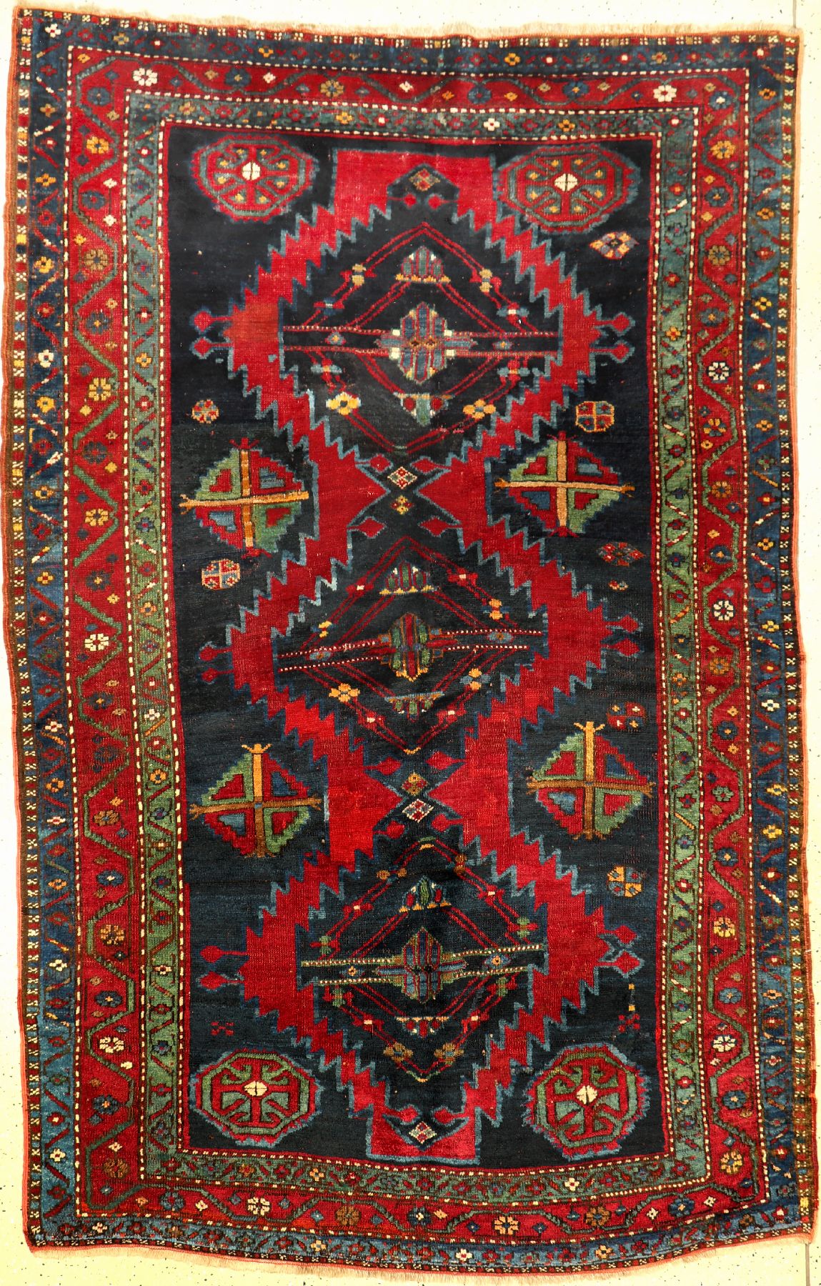 Karabagh alt, Kaukasus, um 1940, Wolle auf Wolle, ca. 233 x 152 cm, EHZ: 4
