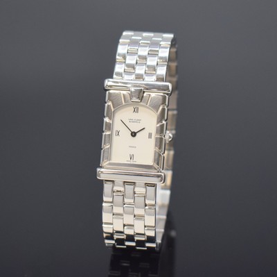 Image VAN CLEEF & ARPELS Facade ladies wristwatch, quartz, rectangular stylized case in stainless steel, case back screwed-down 4-times, original bracelet with butterfly buckle, white dial with Roman numerals, black hands, measures approx. 30 x 21 mm, length approx. 18,5 cm, condition 1-2