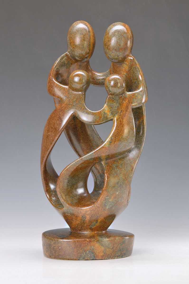 Goodson Masenda, zeitgenössischer Künstler aus Zimbabwe, Family in harmony, Skulptur aus Serpentin, signiert, H. ca. 43cm