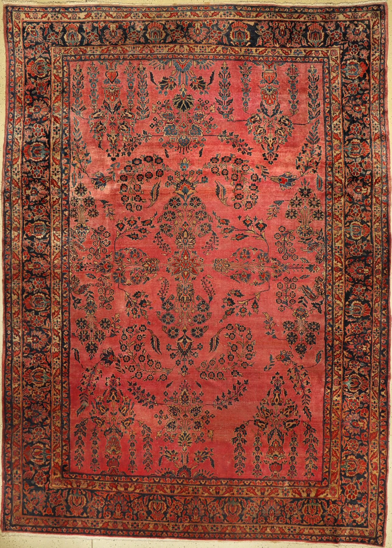 Sarogh (US Re-Import) antik, Persien, Ende 19.Jhd., Korkwolle, ca. 365 x 265 cm, seltene Grundfarbe, Lachsfarben, EHZ: 3-4, dekorativ
