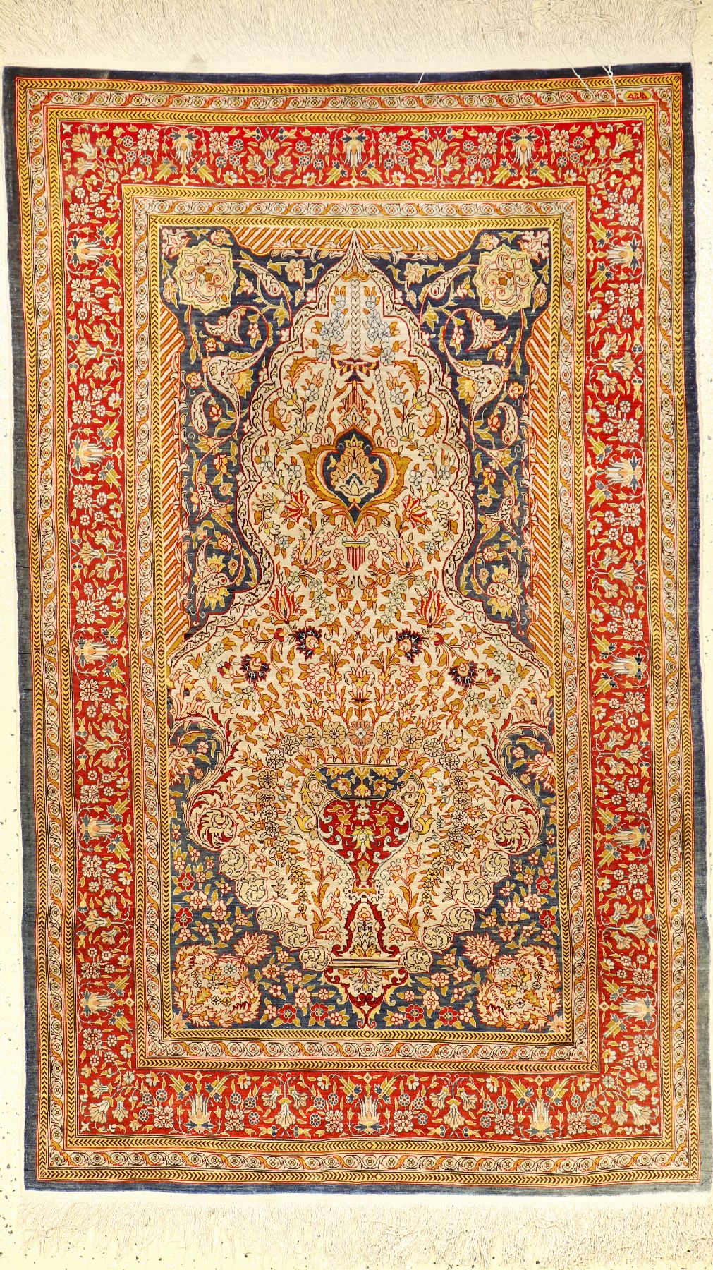 Feiner Seiden Hereke alt, (Signiert), Türkei, ca. 40 Jahre, reine Naturseide, ca. 146 x 92 cm, dekorativ, EHZ: 2-3