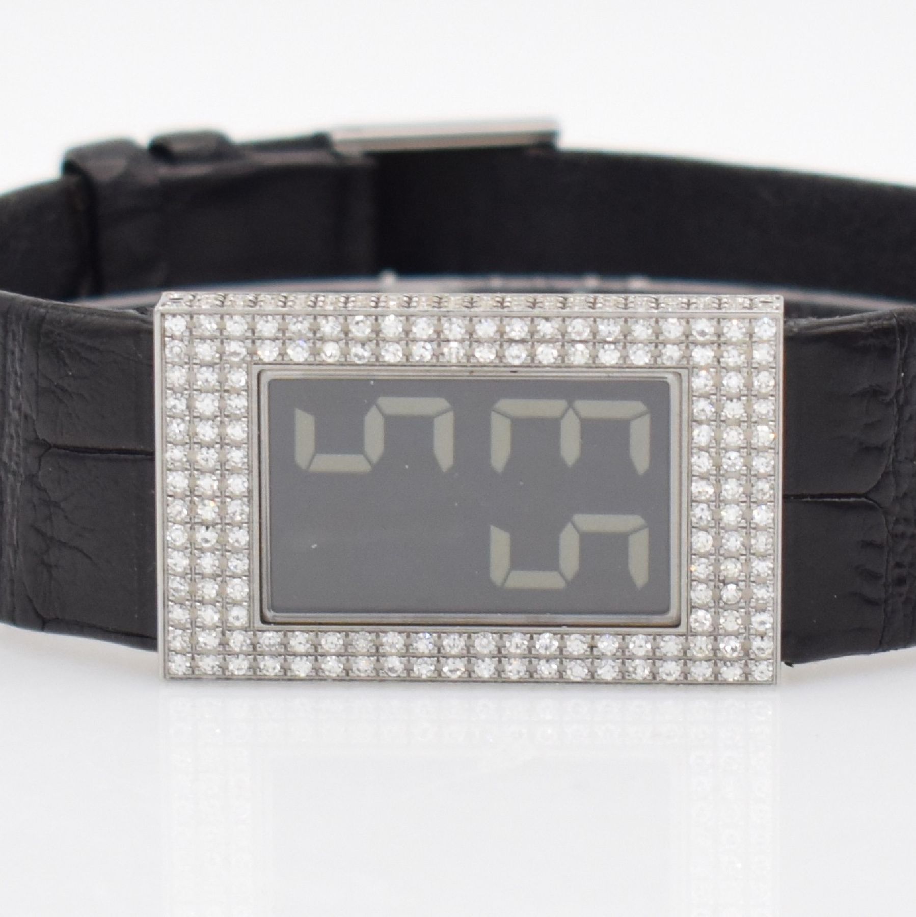 Detail a: VENTURA Armbanduhr mit Brillantbesatz designed von Flemming Bo Hansen, um 2000, Ref. S7-0364, Edelstahlgeh. inkl. orig. Lederband, Geh. wie Dornschl. ...