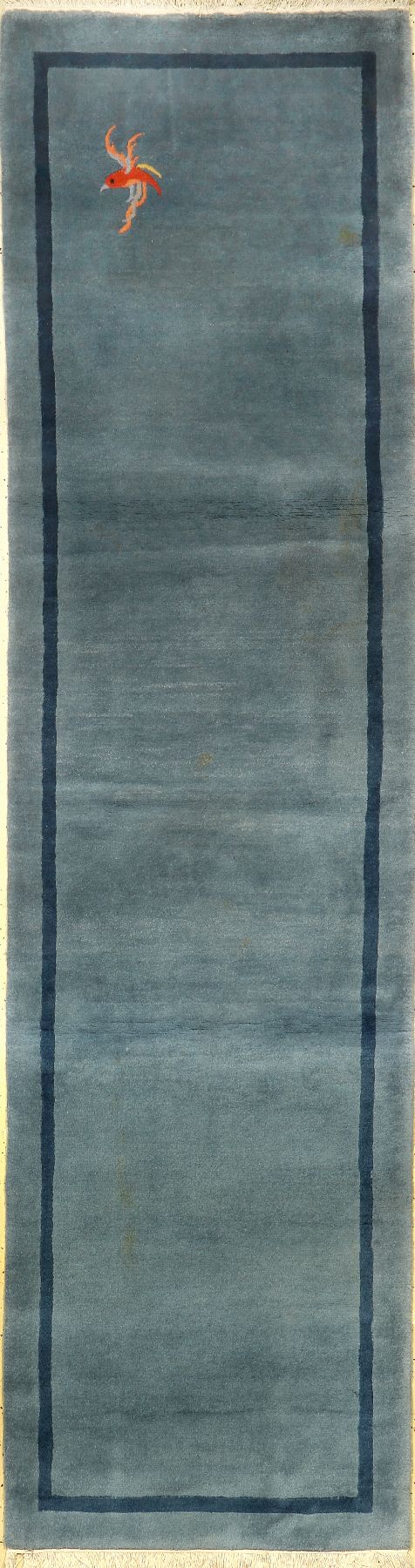 China fein, China, ca. 30 Jahre, Wolle auf Baumwolle, ca. 306 x 82 cm, himmelblauer Grund, dekorativ, EHZ: 2 (Flecken)