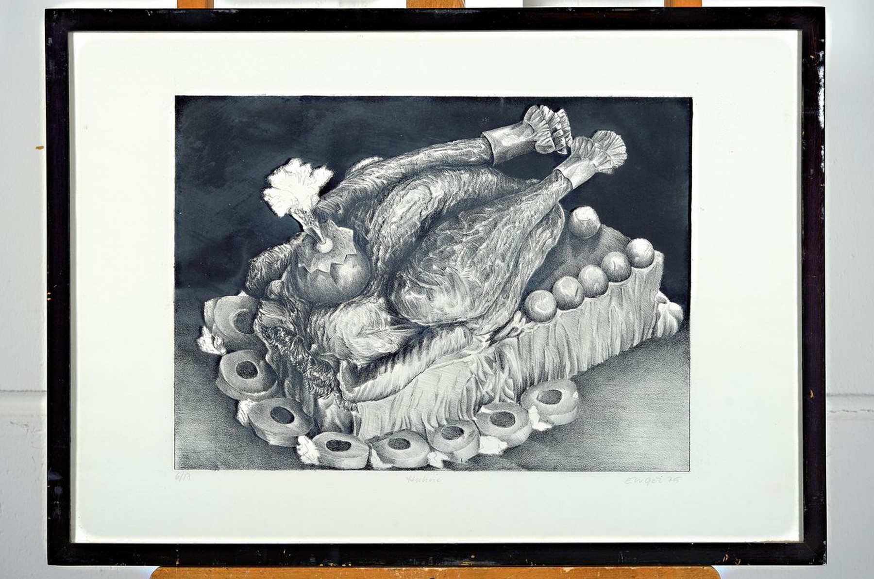 Detail k: Peter Engel, geb. 1940, Titel: Huhn, Lithografie, sign., dat. 75, num. 6/13, aus dem Nachlass Peter Engel, unter Glas gerahmt gesamt ca. 48x67,5 cm