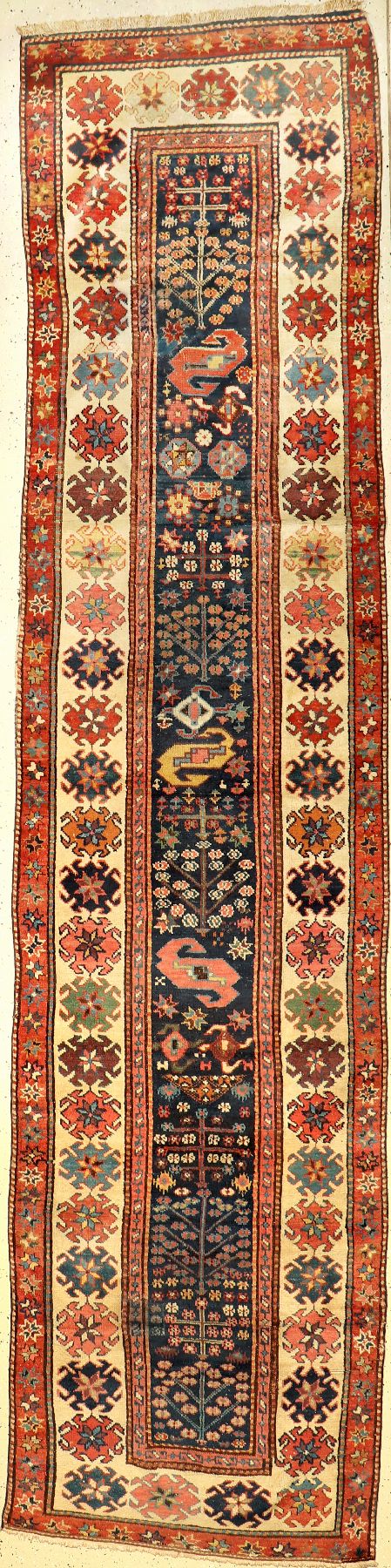 Kurdischer Läufer antik, Persien, um 1910, Wolle auf Baumwolle, ca. 387 x 94 cm, EHZ: 3-4