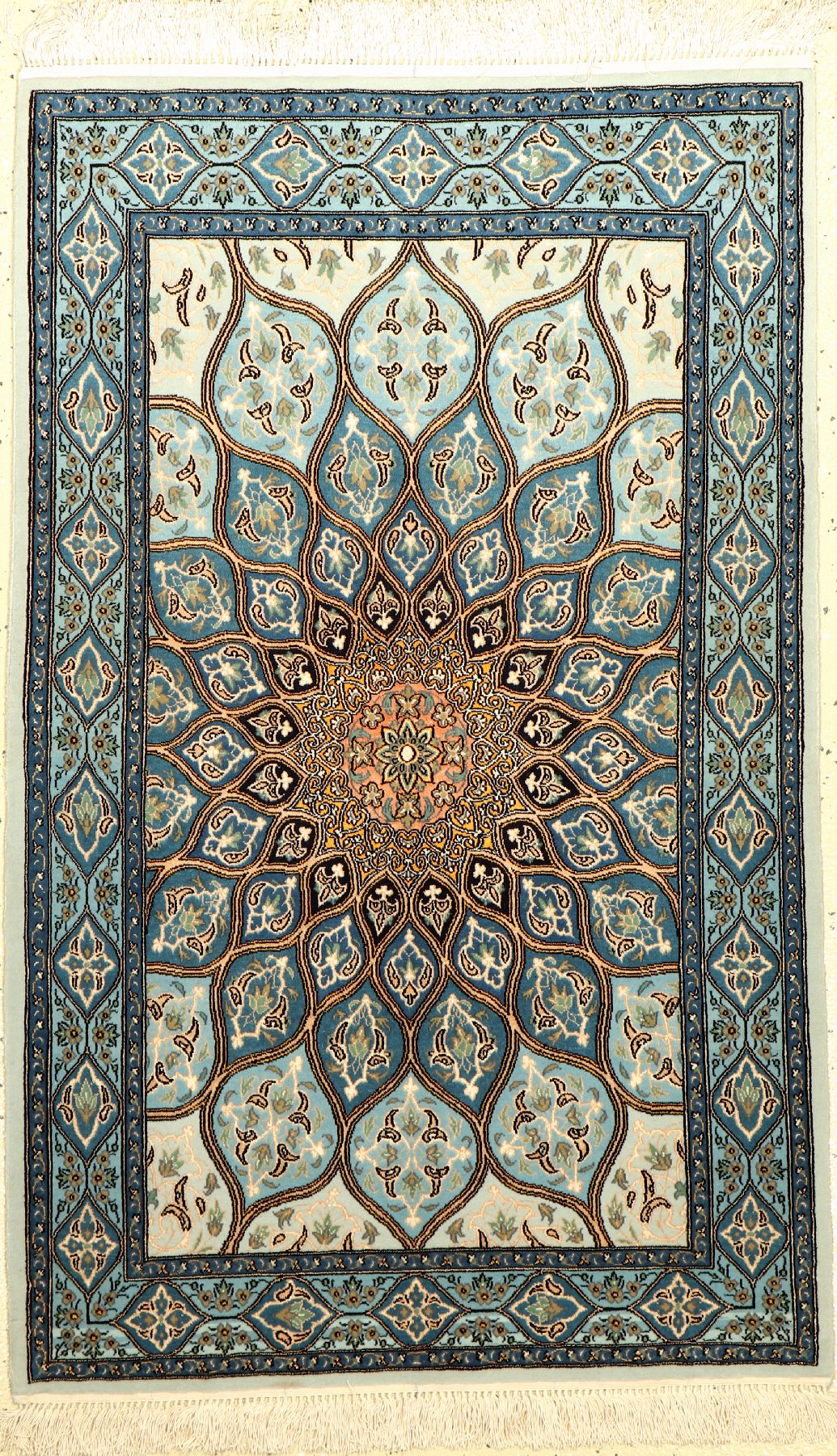 Esfahan fein, Persien, ca. 40 Jahre, Korkwolle mit und auf Seide, ca. 130 x 81 cm, EHZ: 2