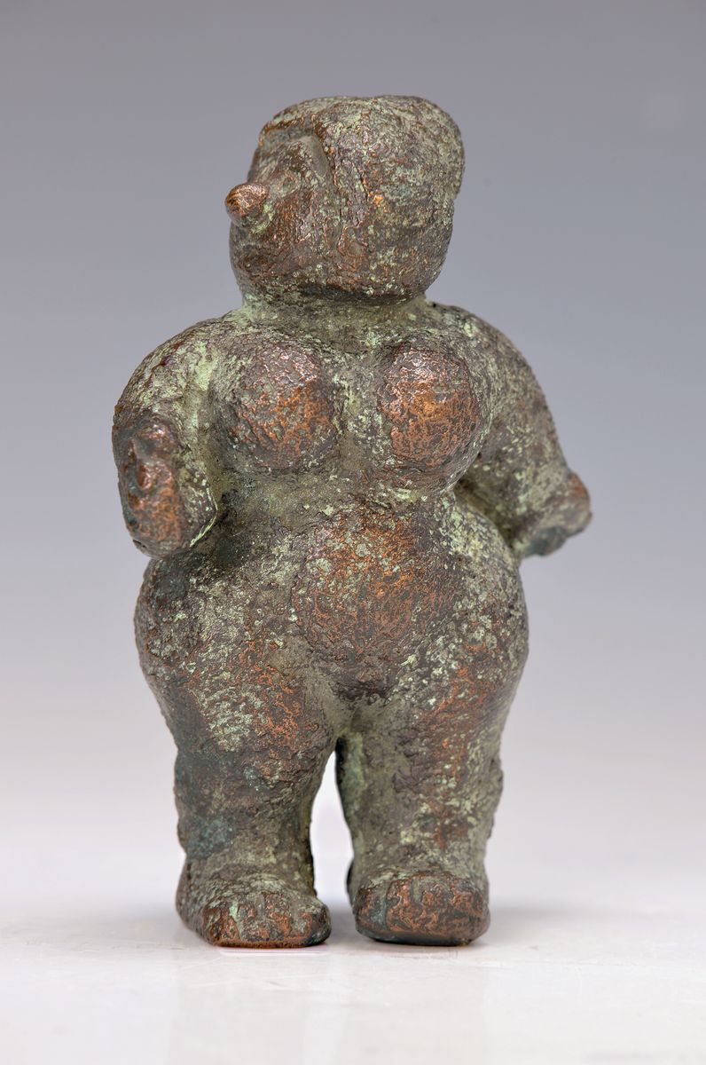 Gottfried Kumpf, geb. 1930 Annaberg, Vintinabula, Bronzeskulptur, signiert, num. 5/150, H. ca. 12.5cm, gegossen bei Venturi Arte Bologna, mit ...