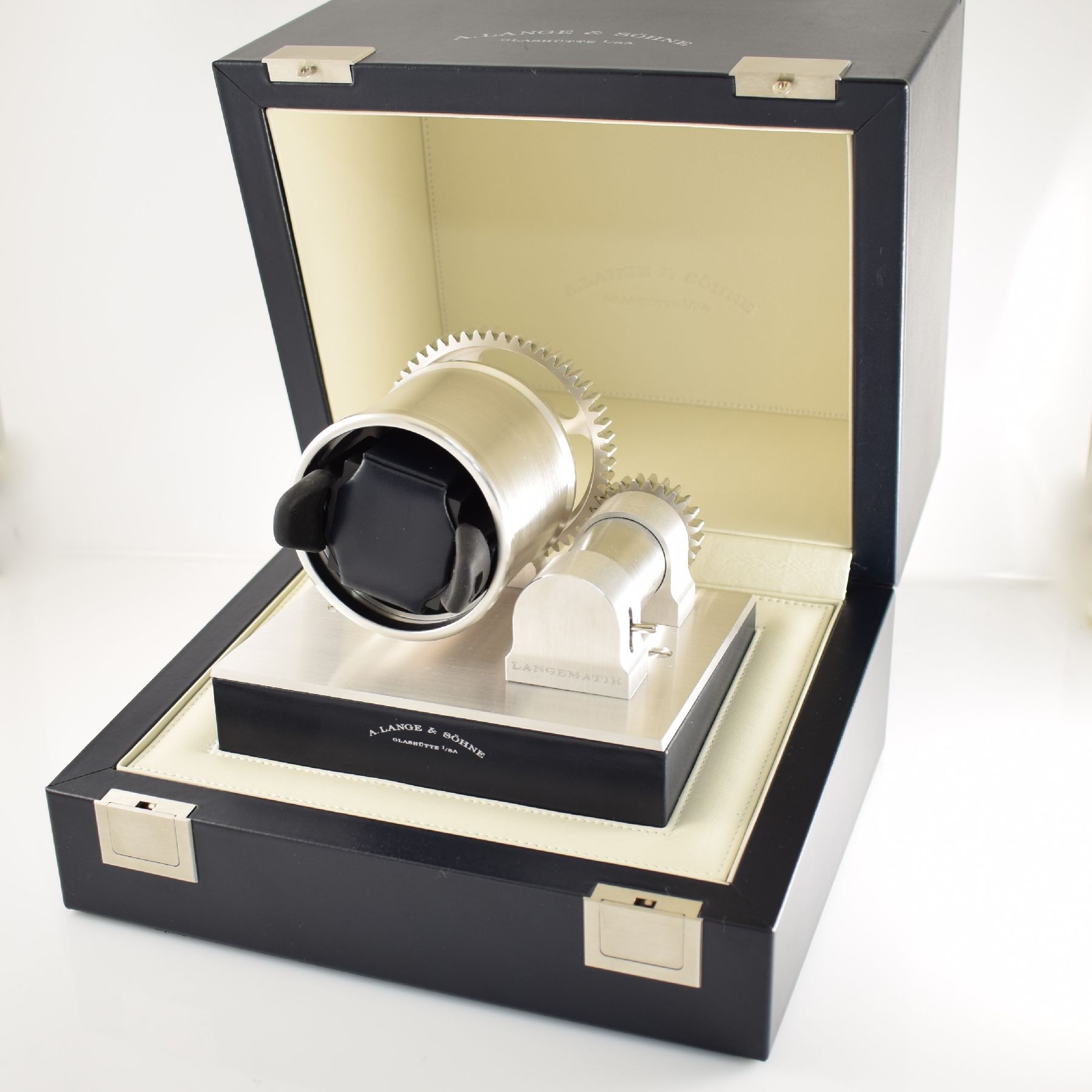 A. LANGE & SÖHNE Langematik Uhrenbox mit integriertem Uhrenbeweger, mit Leder bezogene Kiste, herausnehmbarer, batteriebetriebener Uhrenbeweger, ...
