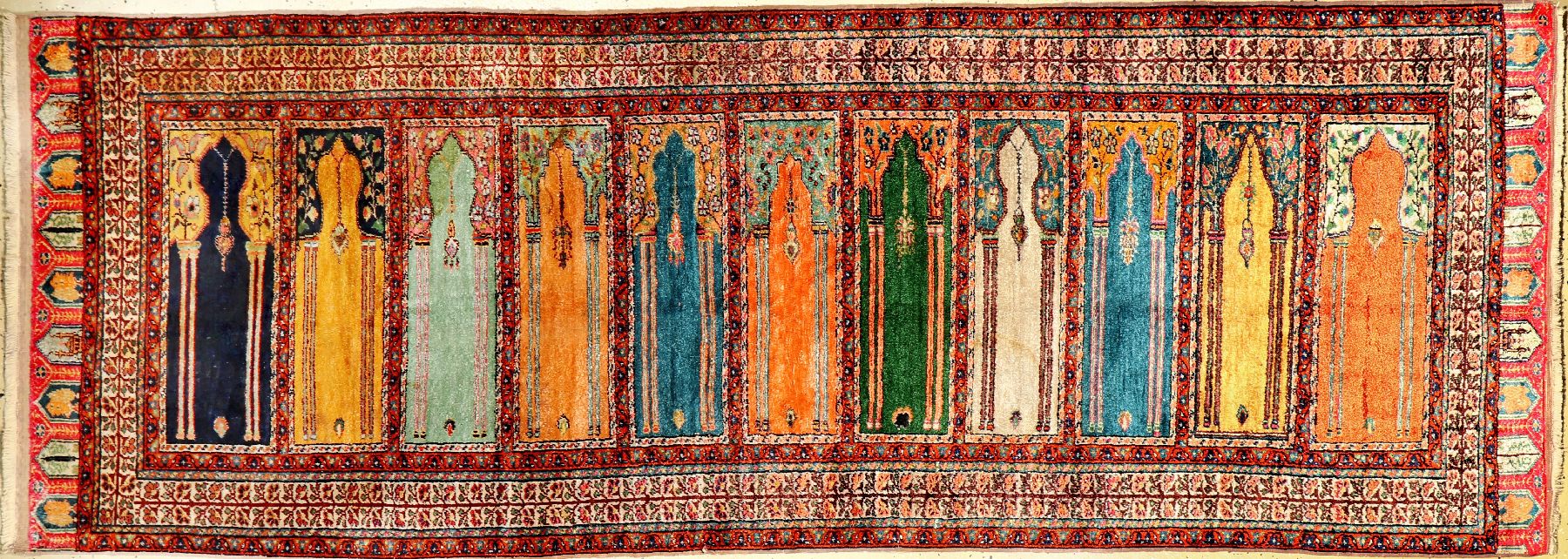 Kaisery "Saf" alt (Flosh), Türkei, um 1940,Floshseide, ca. 236 x 86 cm, EHZ: 2 (Fleck) . Schöne Farben.