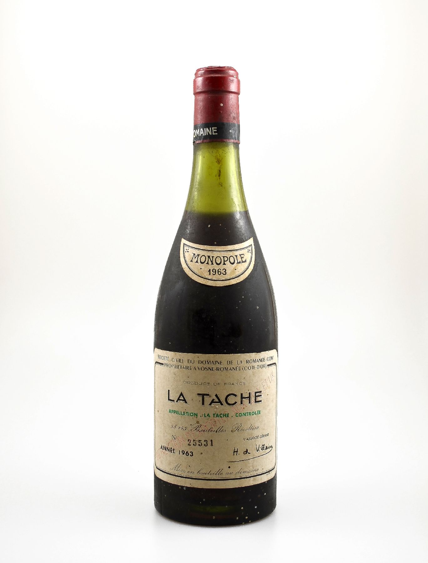 1 Flasche 1963 La Tache Domaine De La Romanee-Conti, Abstand zwischen Kapsel und Wein: ca. 4 cm, Etikett l. gebräunt, unverkostet, Provenienz: Aus ...