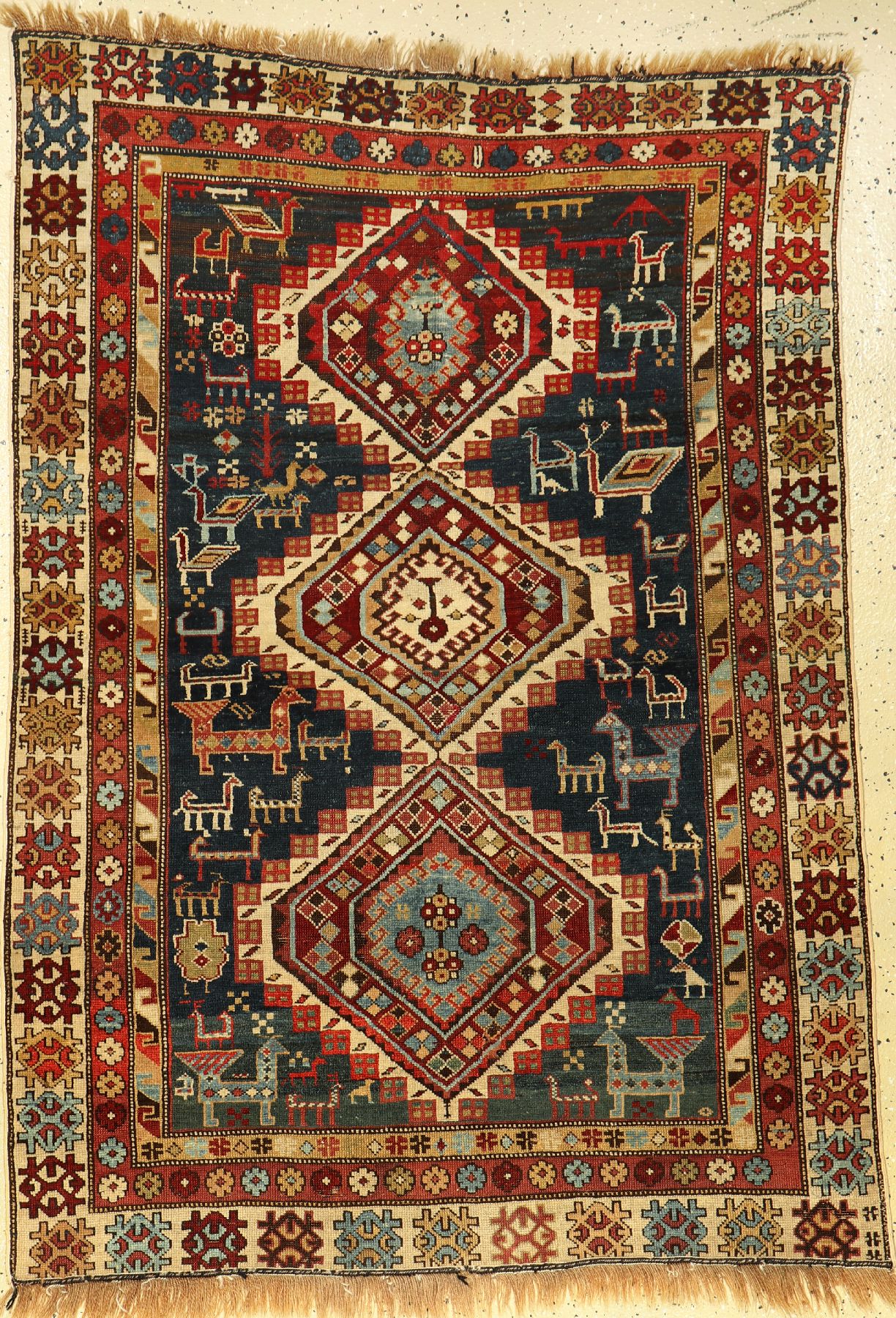 Schirwan antik, Kaukasus, um 1900, Wolle auf Wolle, ca. 154 x 108 cm, mit Tier und Vogel Motiven, EHZ: 3-4