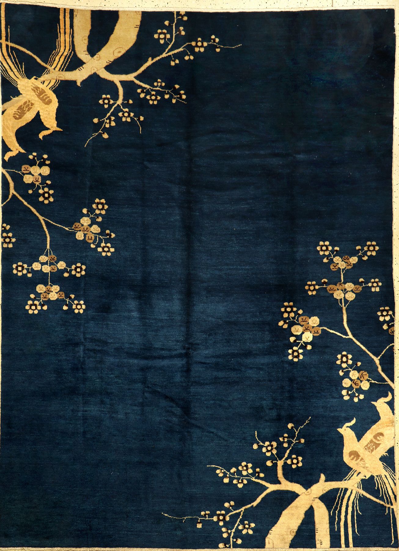 Peking antik (Fragment), China, 19.Jhd., Wolle auf Baumwolle, ca. 286 x 208 cm, Bordüren fehlen, EHZ: 3