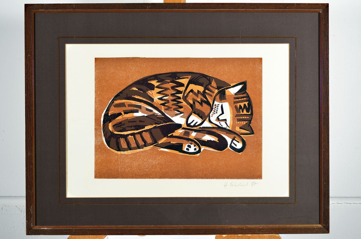 Detail l: Heinz Friedrich, 1924-2018 Schwetzingen, 2 Farbholzschnitte, 1 x Deutsches Tor Landau, von 1980, signiert, num. 34/100, ca. 40x50cm; Katze, von 1987, ...