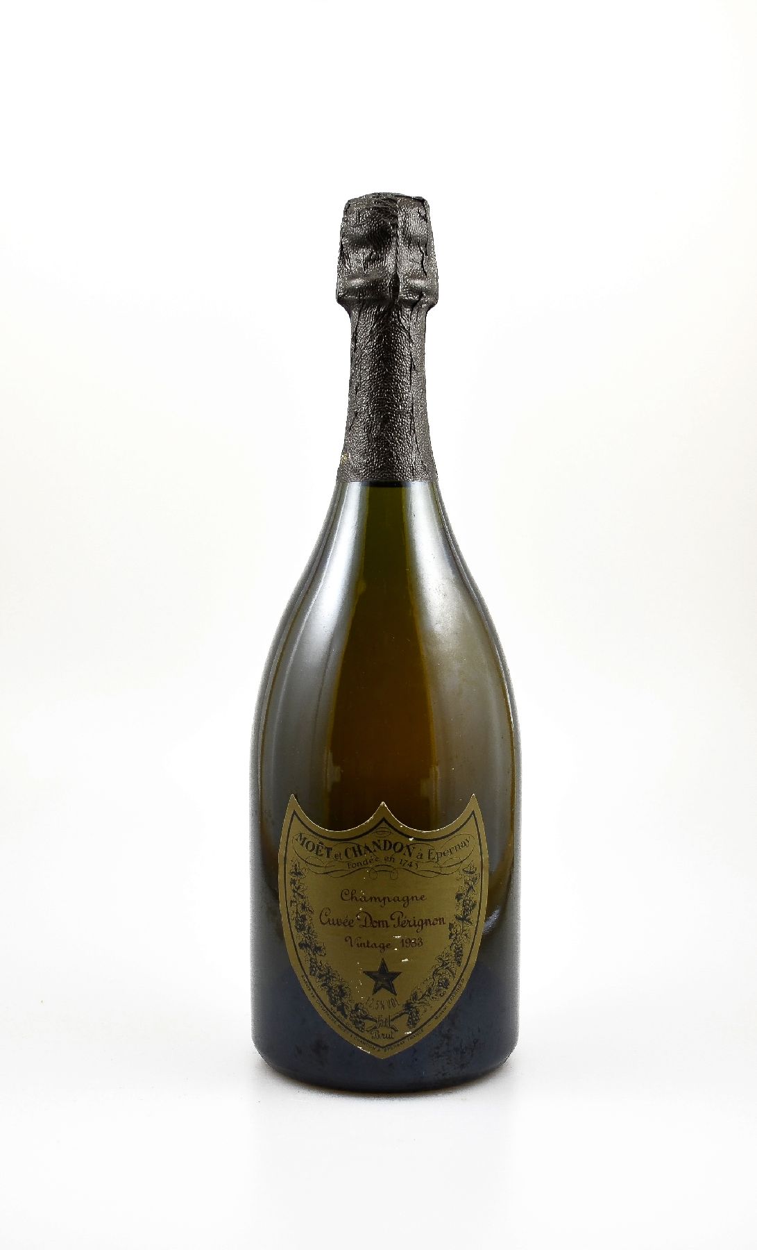 1 Flasche 1983 Dom Perignon, Champagne, Brut, ca. 75 cl, 12,5 % Vol., Abstand zwischen Flaschenboden und Champagner:ca. 1 cm, guter ...