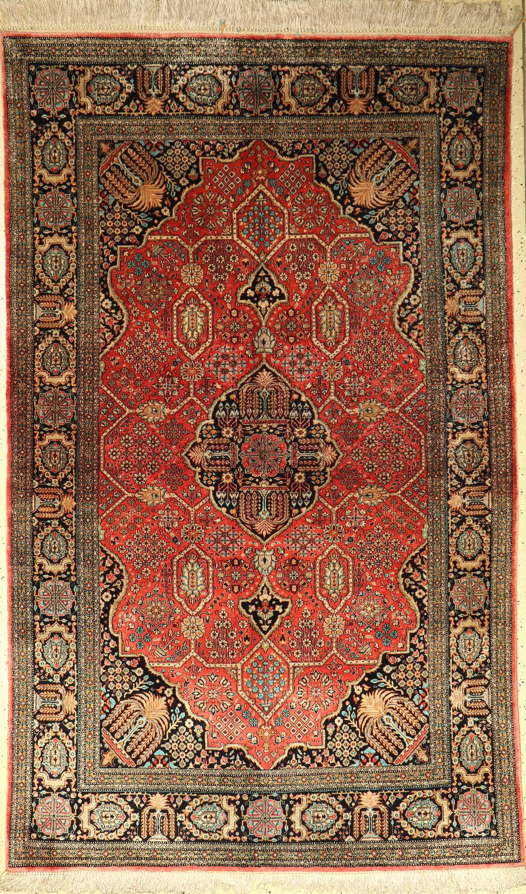 Ghom Seide, Persien, ca. 40 Jahre, reine Naturseide, ca. 219 x 135 cm, EHZ: 2