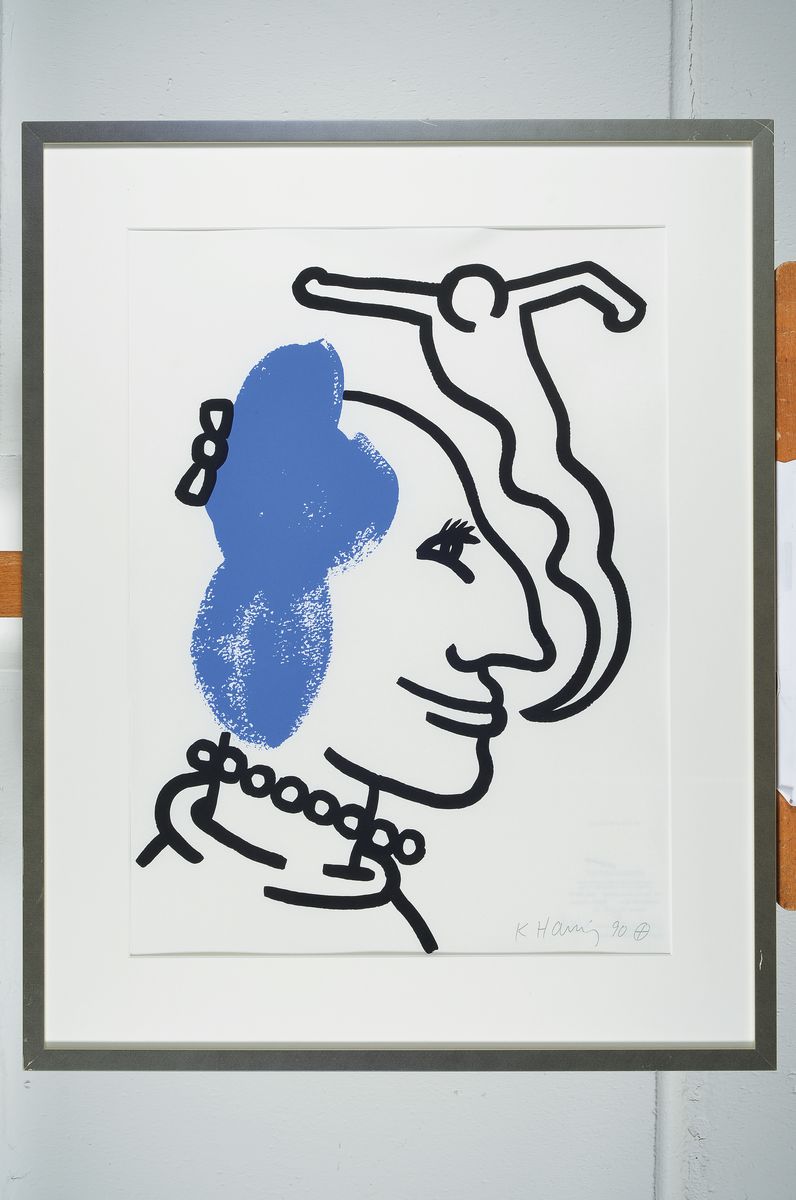 Detail k: Keith Haring, 1958- 1990, Siebdruck aus Story of RED and BLUE, 1989/90 signiert und num. HC 2/5, Blattgröße 56 x 42cmunter Glas, Rahmen: 73 x 57.5 ...