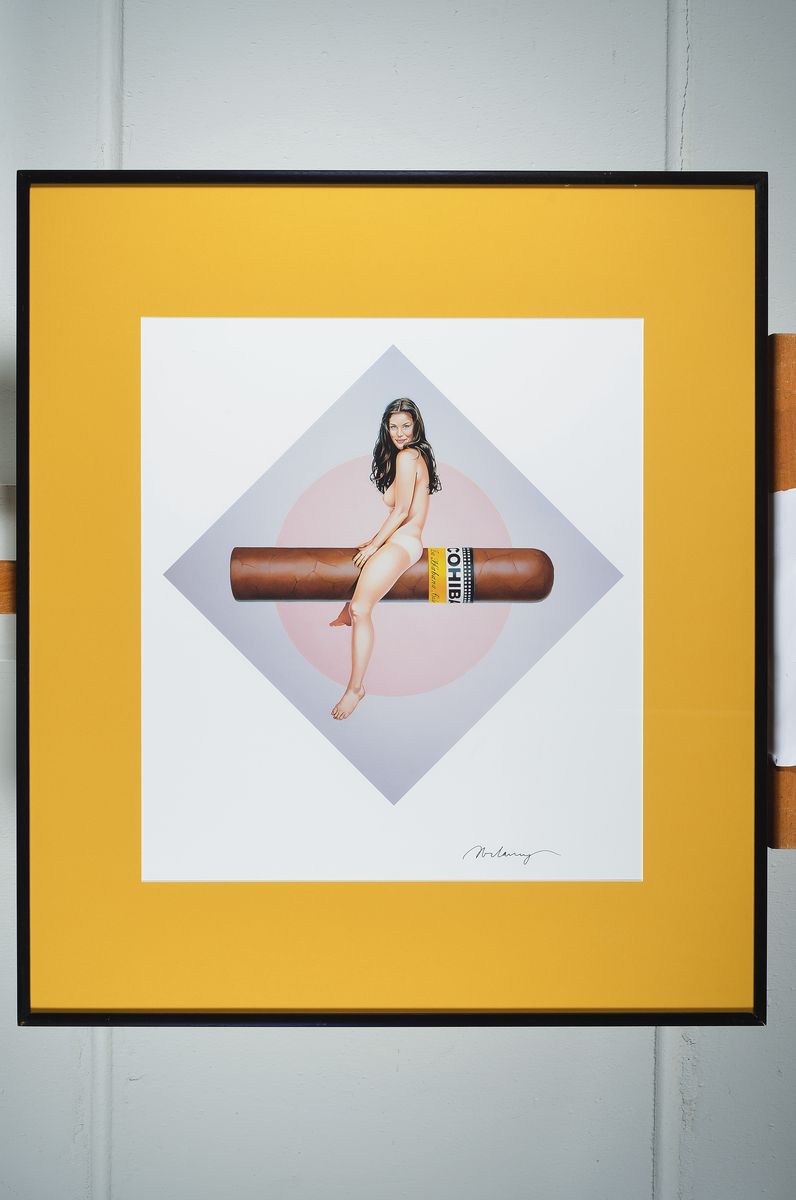 Detail k: Mel Ramos,1935-2018, Farboffset auf Papier, "Hav-A-Havanna" handsigniert, von 2003, ca. 55 x 48 cm, Rahmen 81 x 71 cm