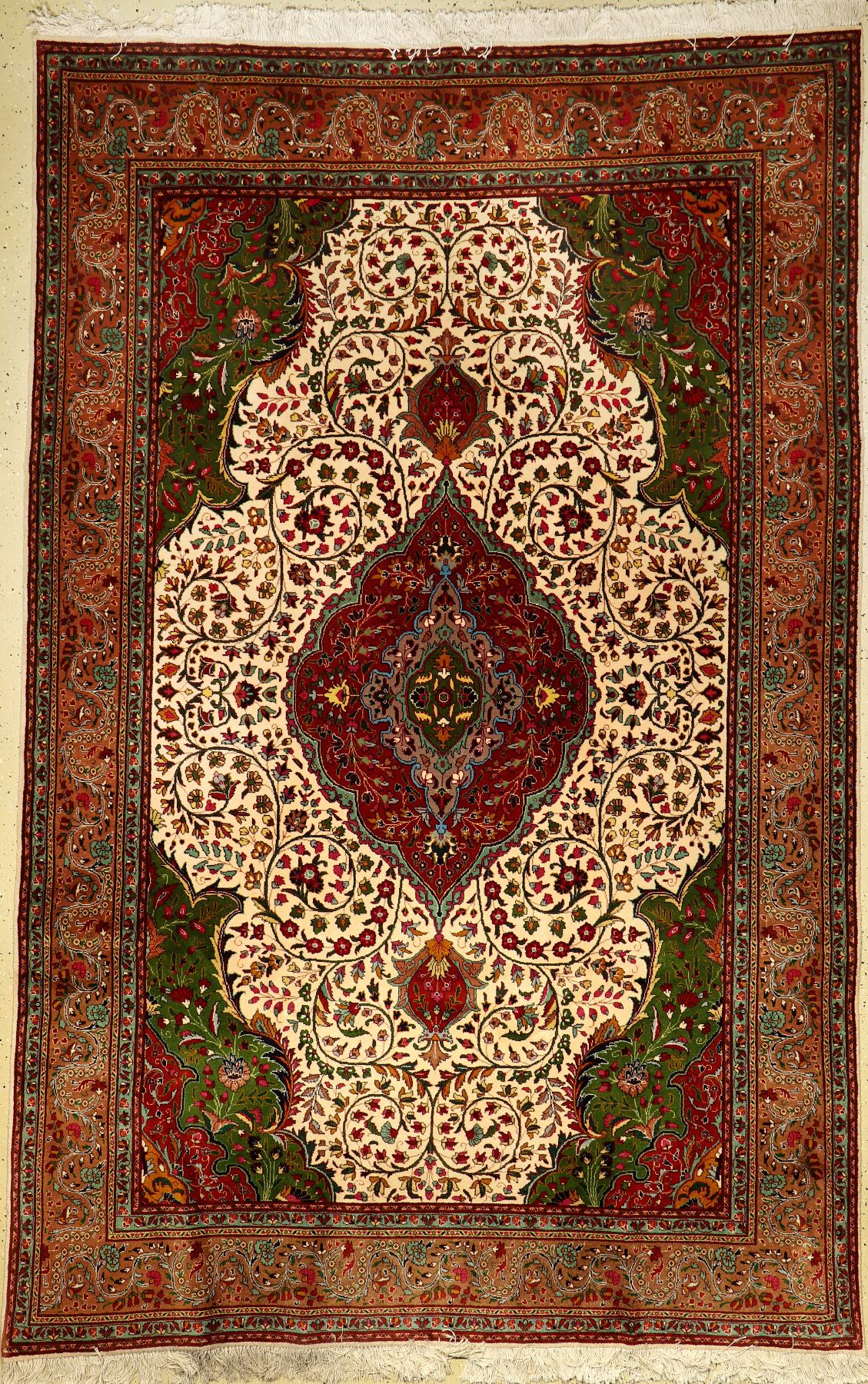 Täbriz, Persien, ca. 50 Jahre, Wolle auf Baumwolle, ca. 303 x 198 cm, EHZ: 2