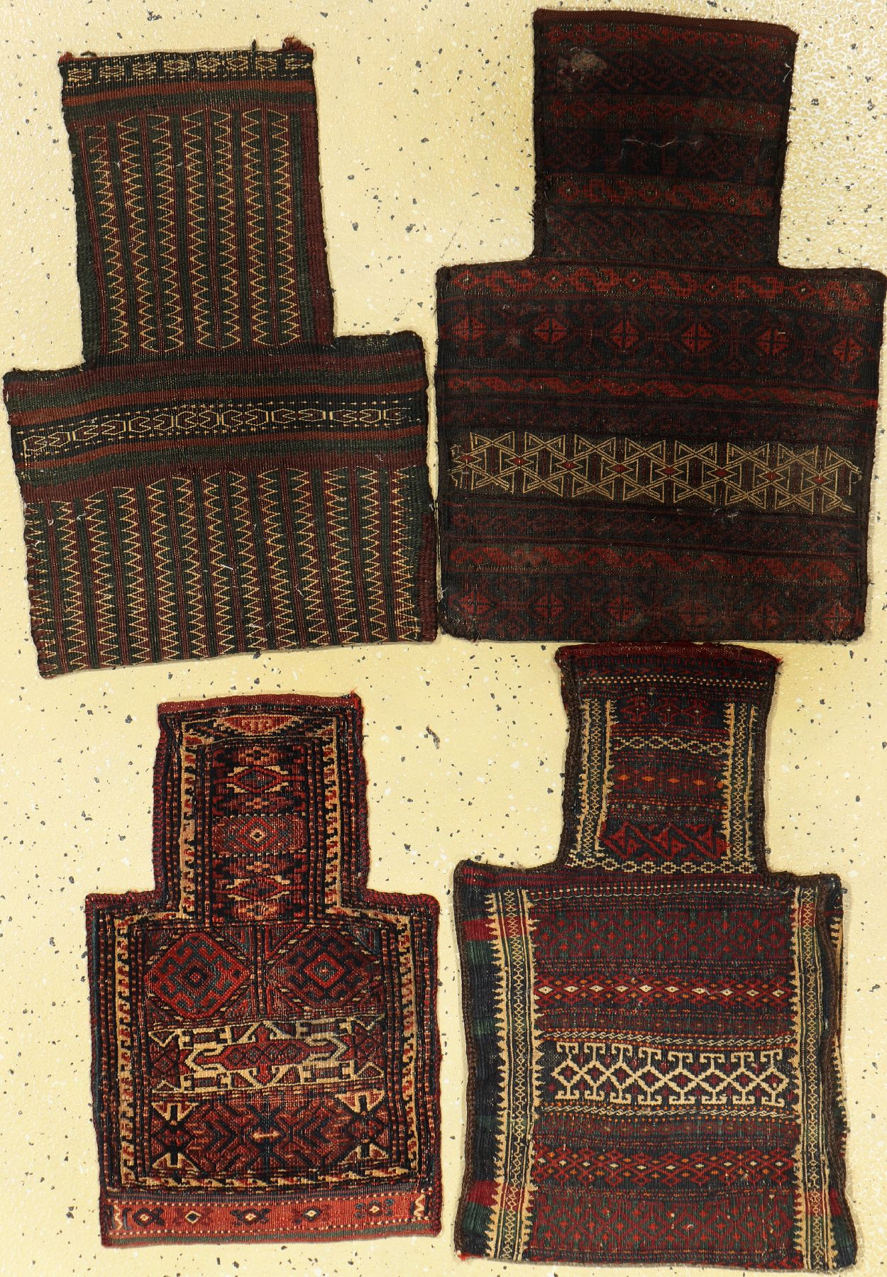 Konvulut aus 4 Lots, Belutsch Salztaschen jeeweils circa 50x 34 cm um 1920-50, Ehz 3-4