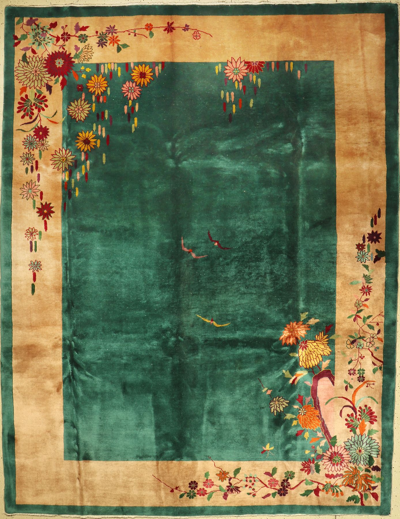 Grüner Peking alt, China, um 1920, Korkwolle, ca. 355 x 275 cm, edel und dekorativ, EHZ: 2 (strenger Geruch, muss gereinigt werden). seltene ...