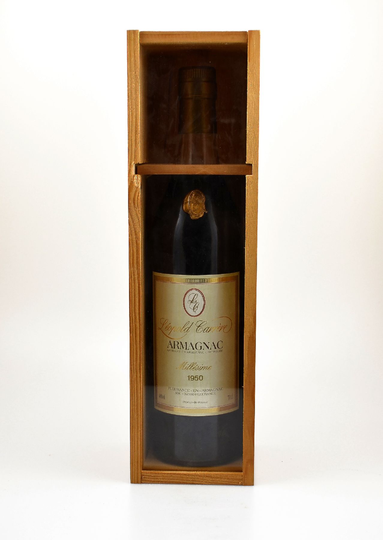 Detail b: 1 Flasche 1950 Armagnac Leopold Carrere, ca. 70 cl, 40 % Vol., hervorragender Erhaltungszustand, unverkostet, in Holzbox