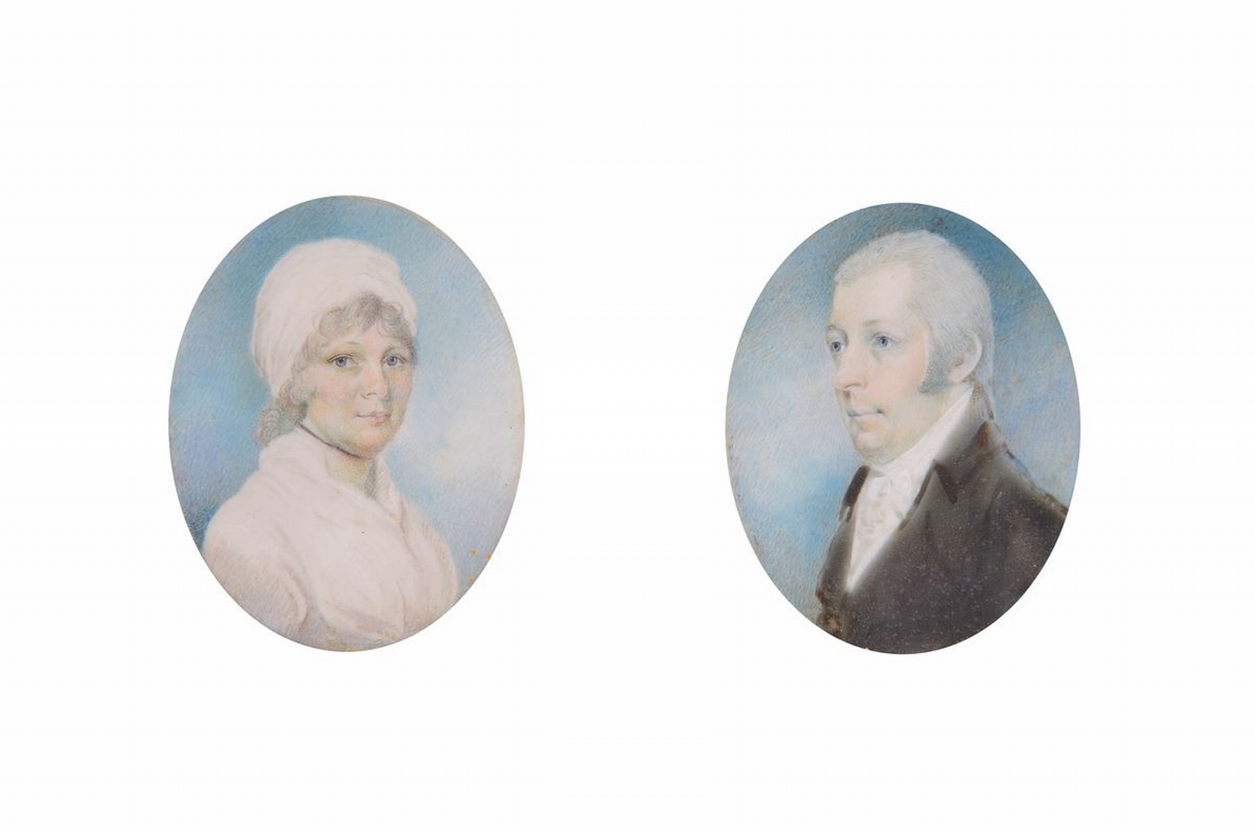 Zuschreibung: Richard Cosway, Oxford 1742- 1821 London, zwei Miniaturen, Damen u. Herrenporträt, feine Malerei auf Elfenbein vor lichtblauem ...
