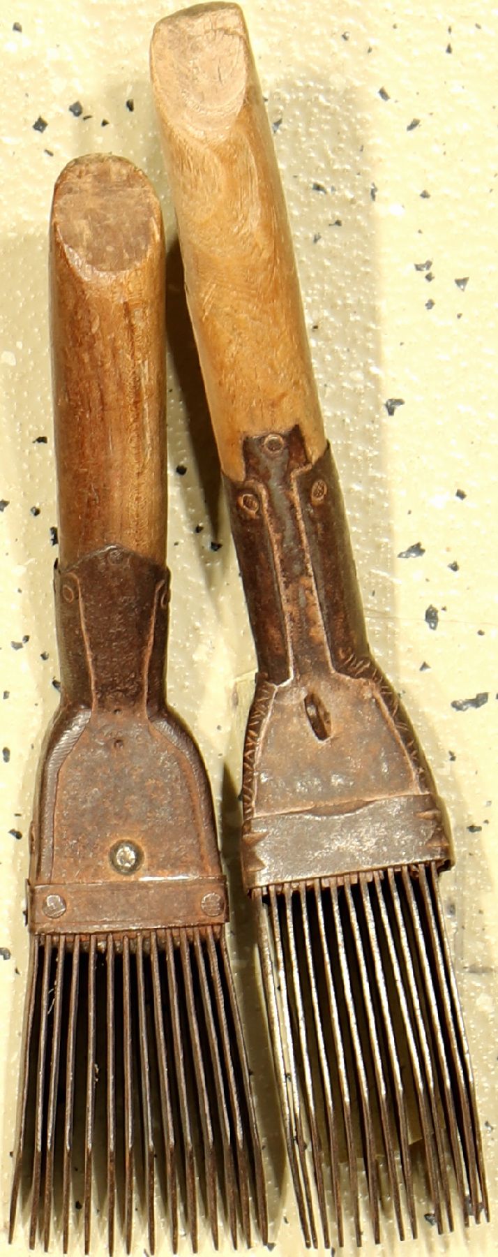 (2 Lots) Teppichkämme antik, Südpersien, um1900, Holz/Eisen, EHZ: 2